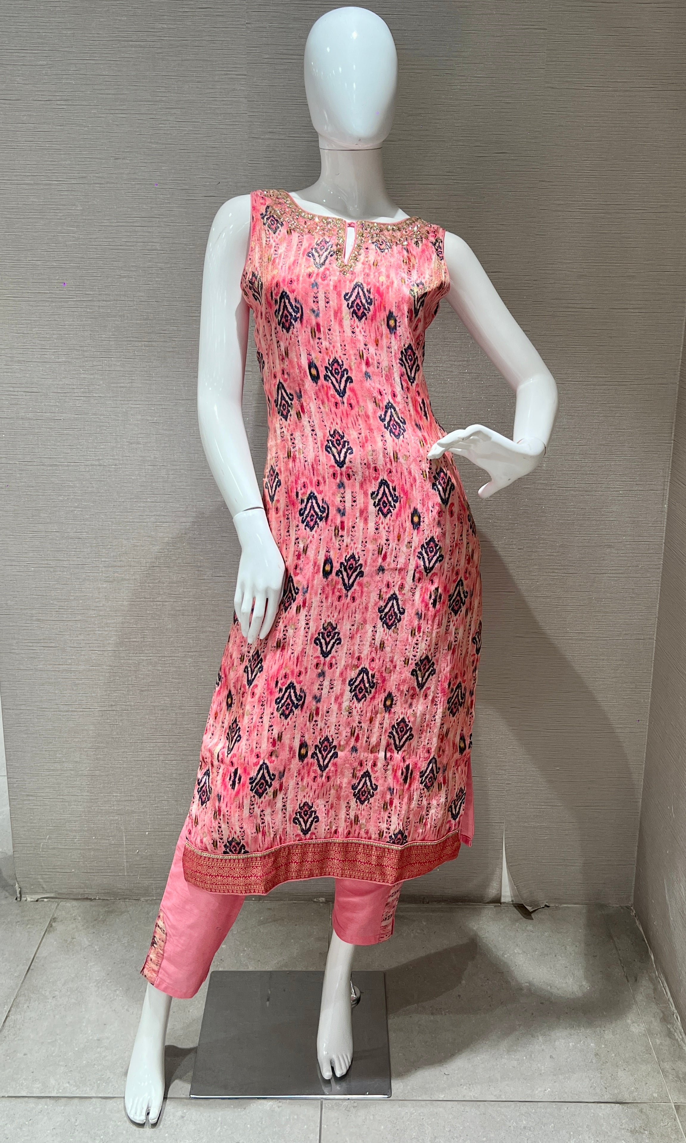 Light Pink Kurta Set with Contrast Dupatta
