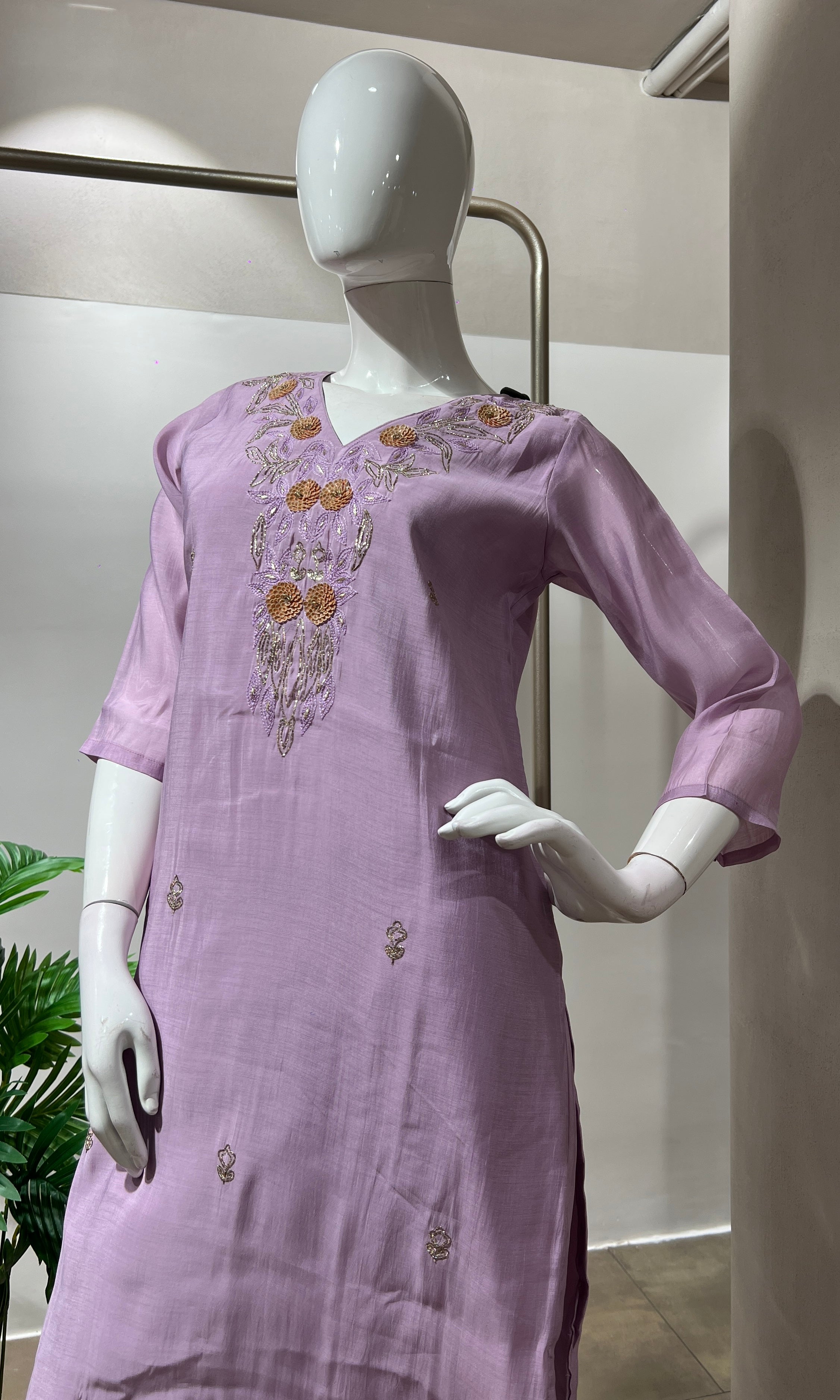 LAVENDER FLORAL EMBROIDERY KURTA SET