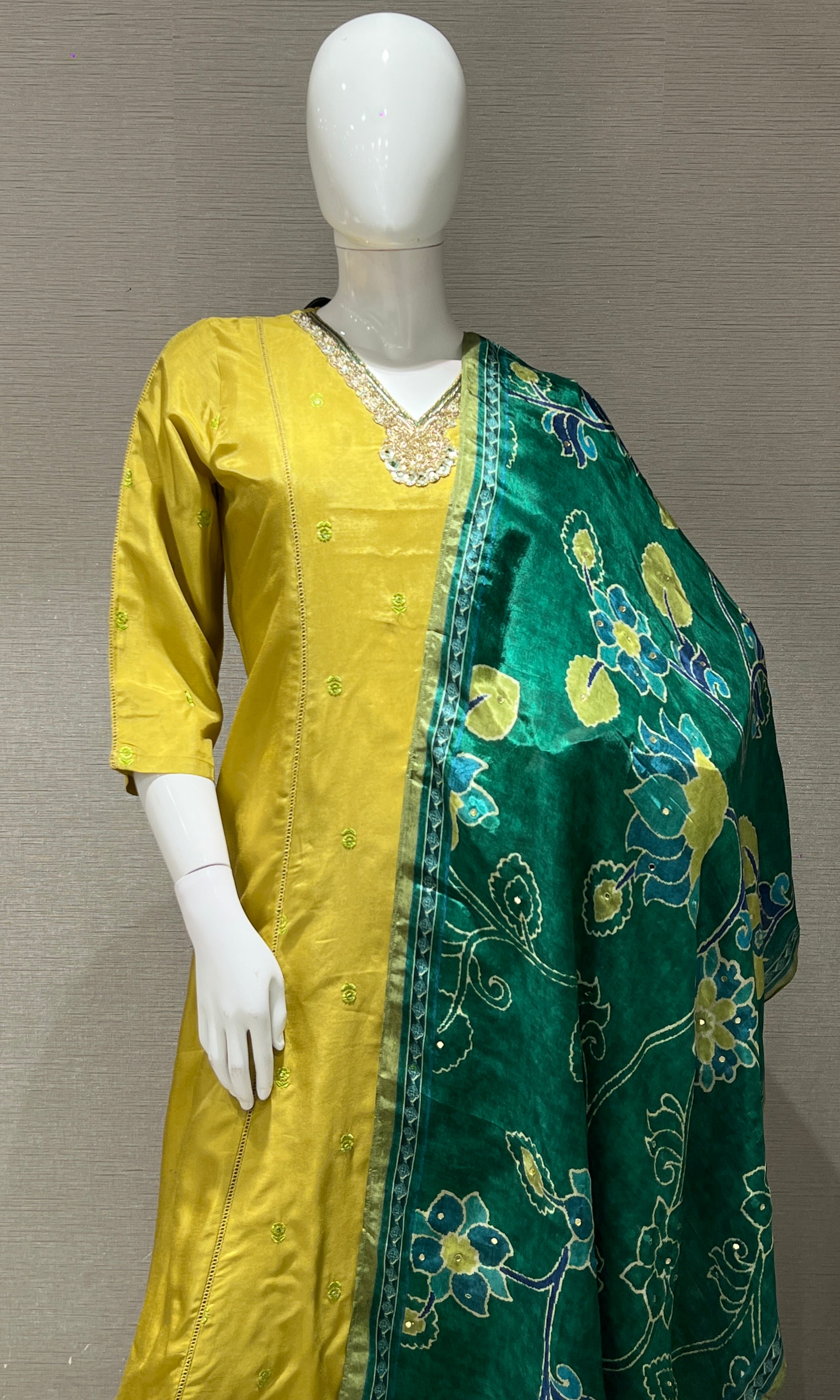 Liril kurta set WITH GREEN FLORAL DUPATTA