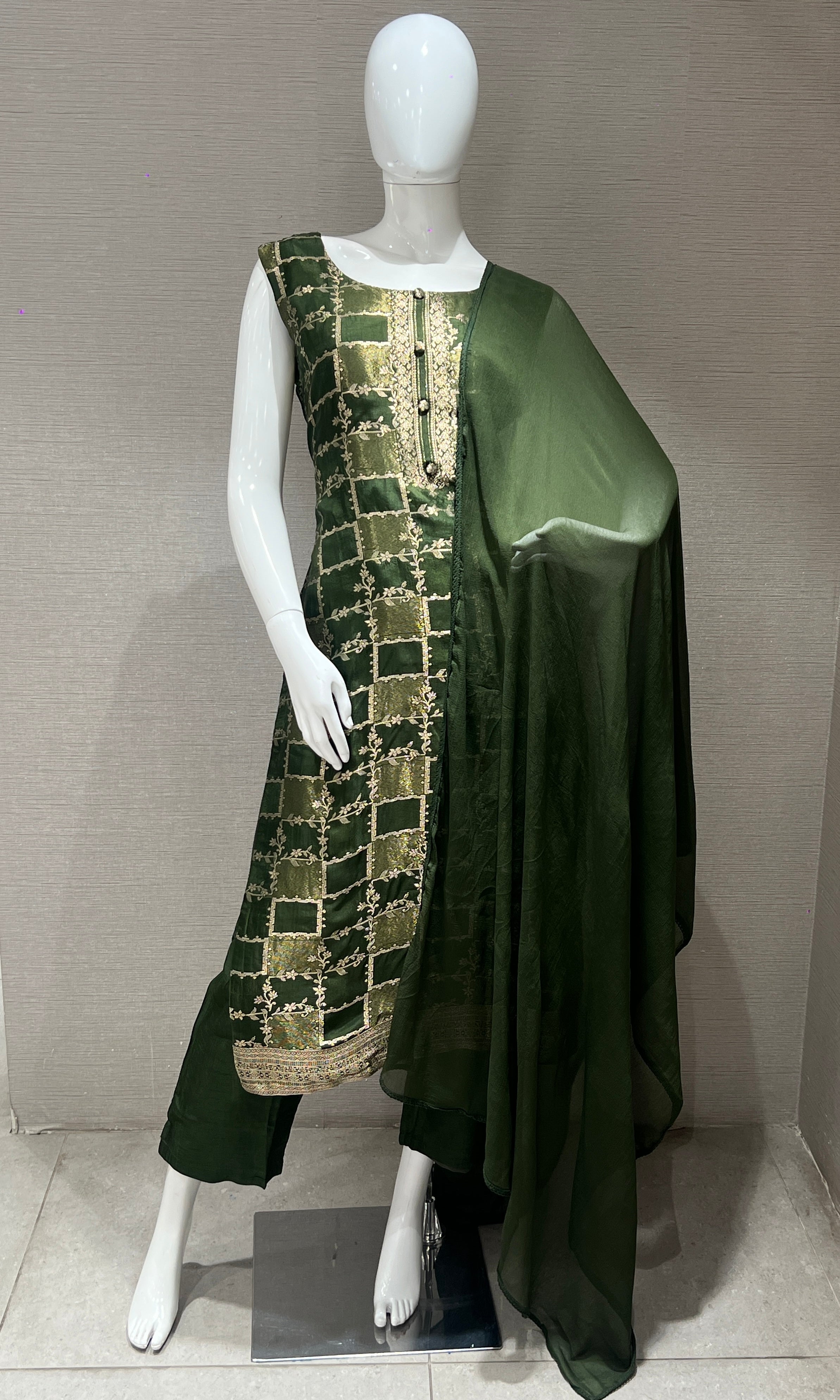 Green kurta set Zari weaving