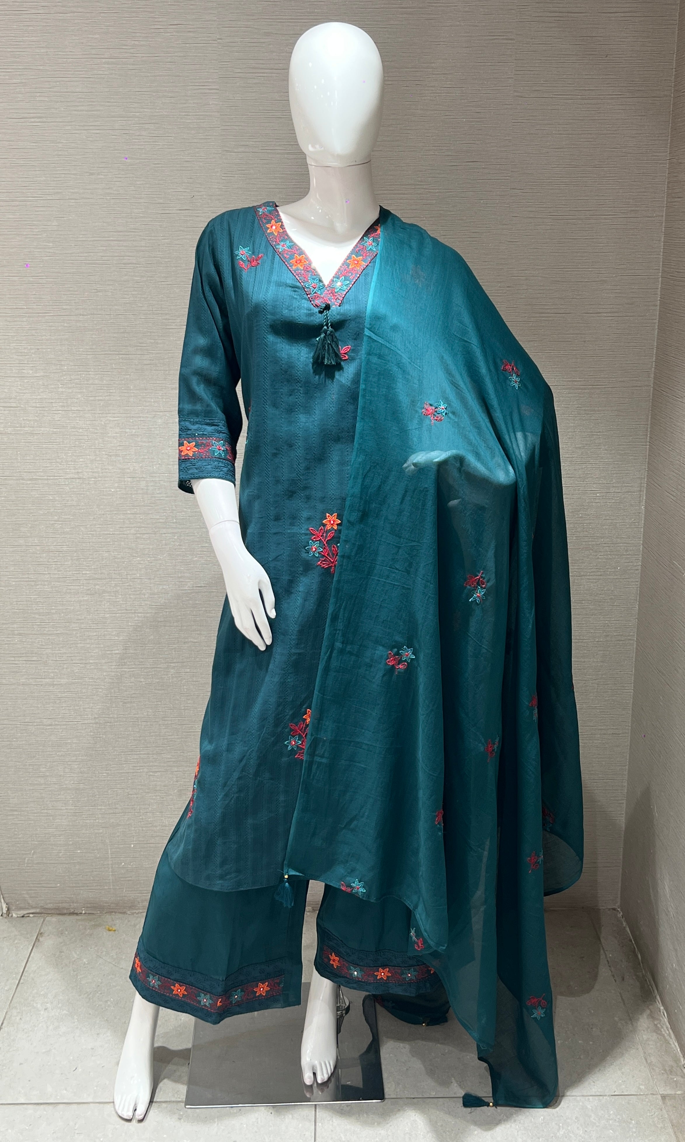 Green FLORAL EMBROIDERED kurta set