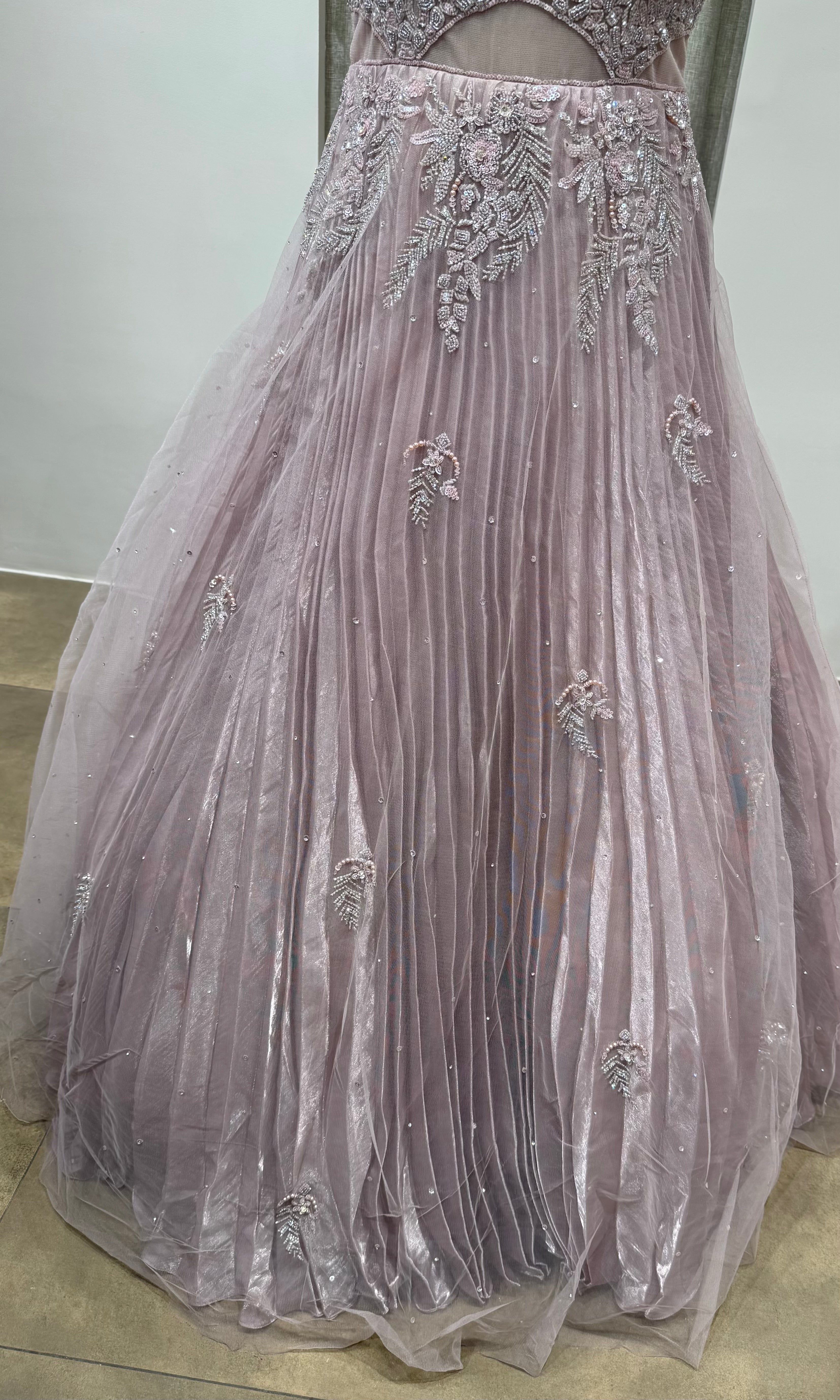 MOEE EMBROIDERED NETTED GOWN