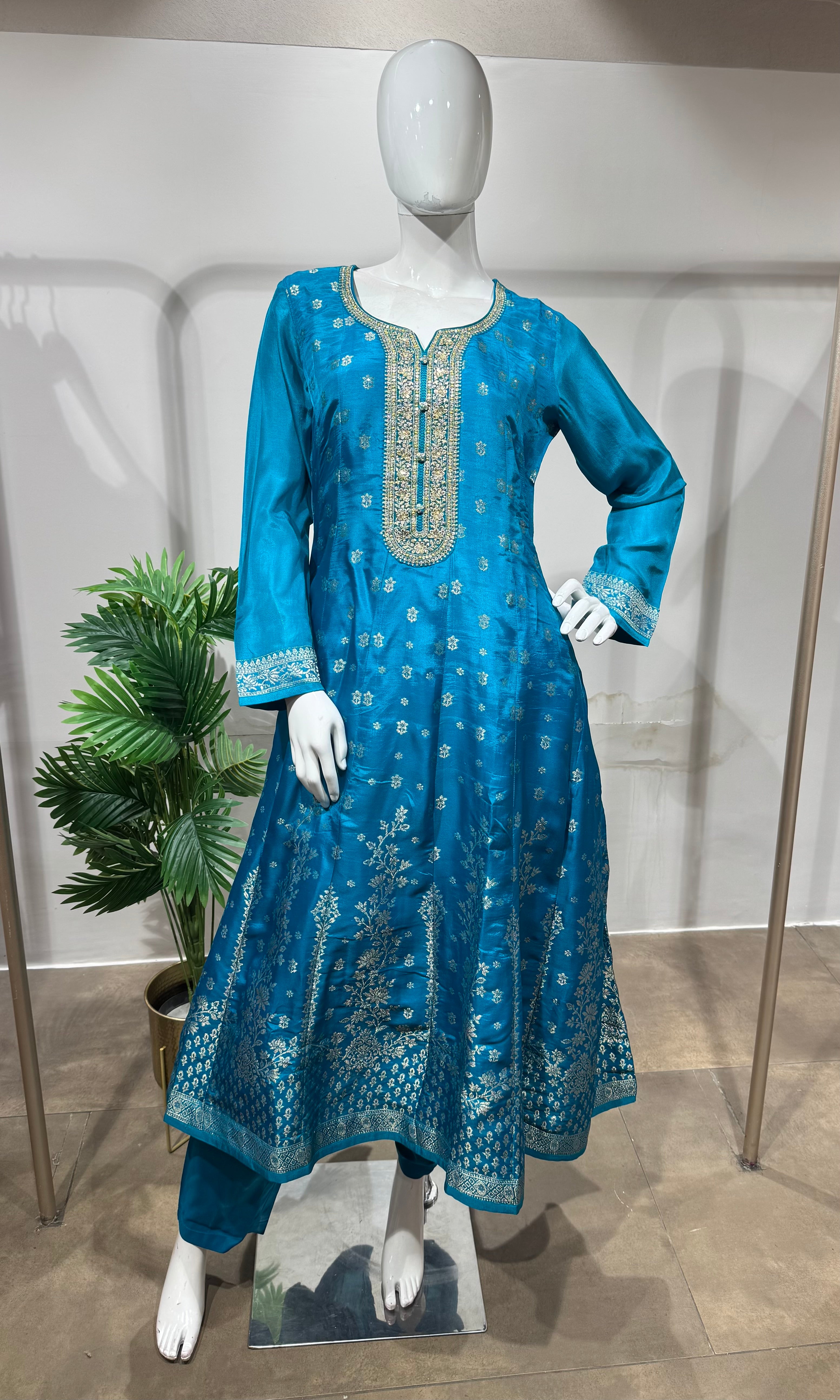 Rama embroidered kurta Set with contrast Dupatta