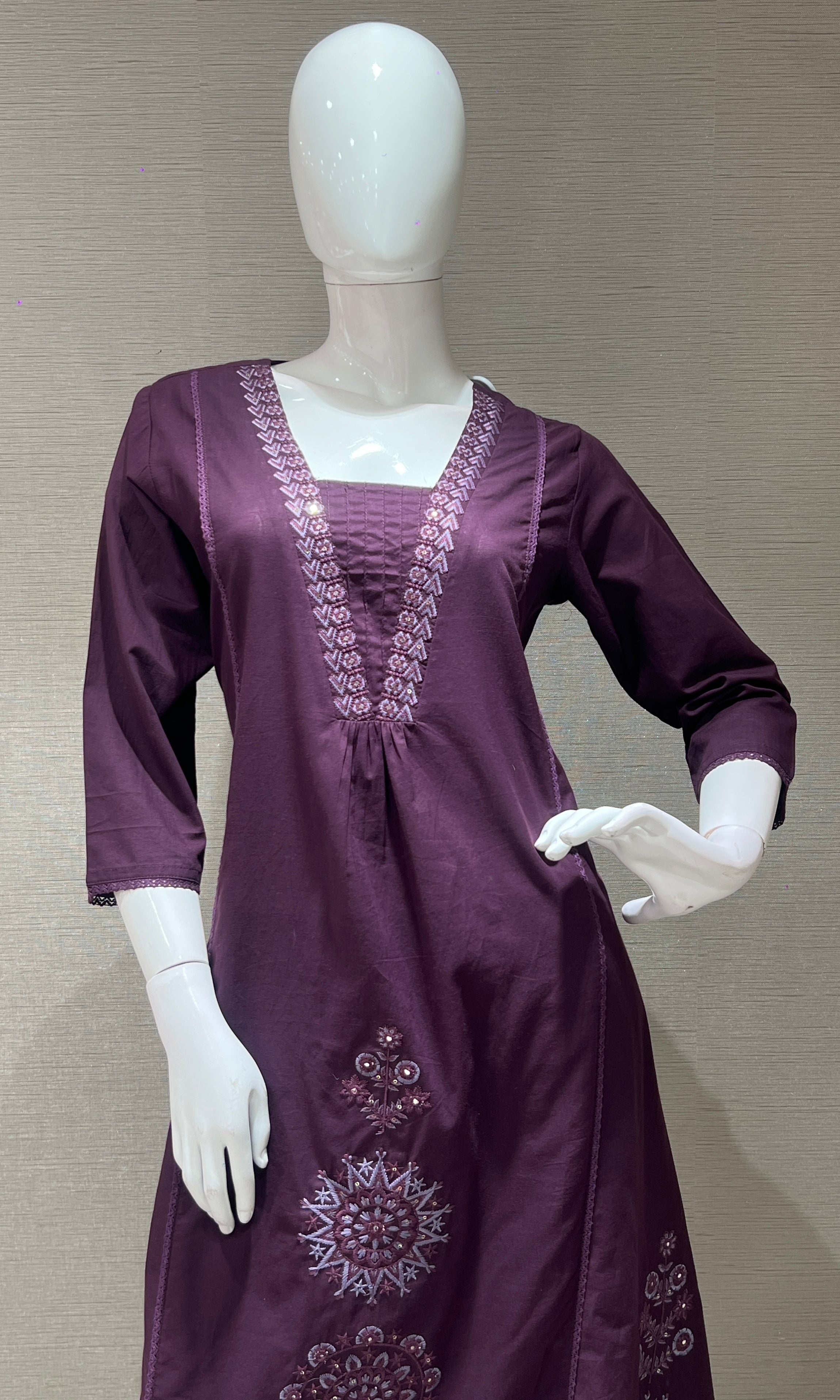 BARGANDI embroidered kurta set with dupatta