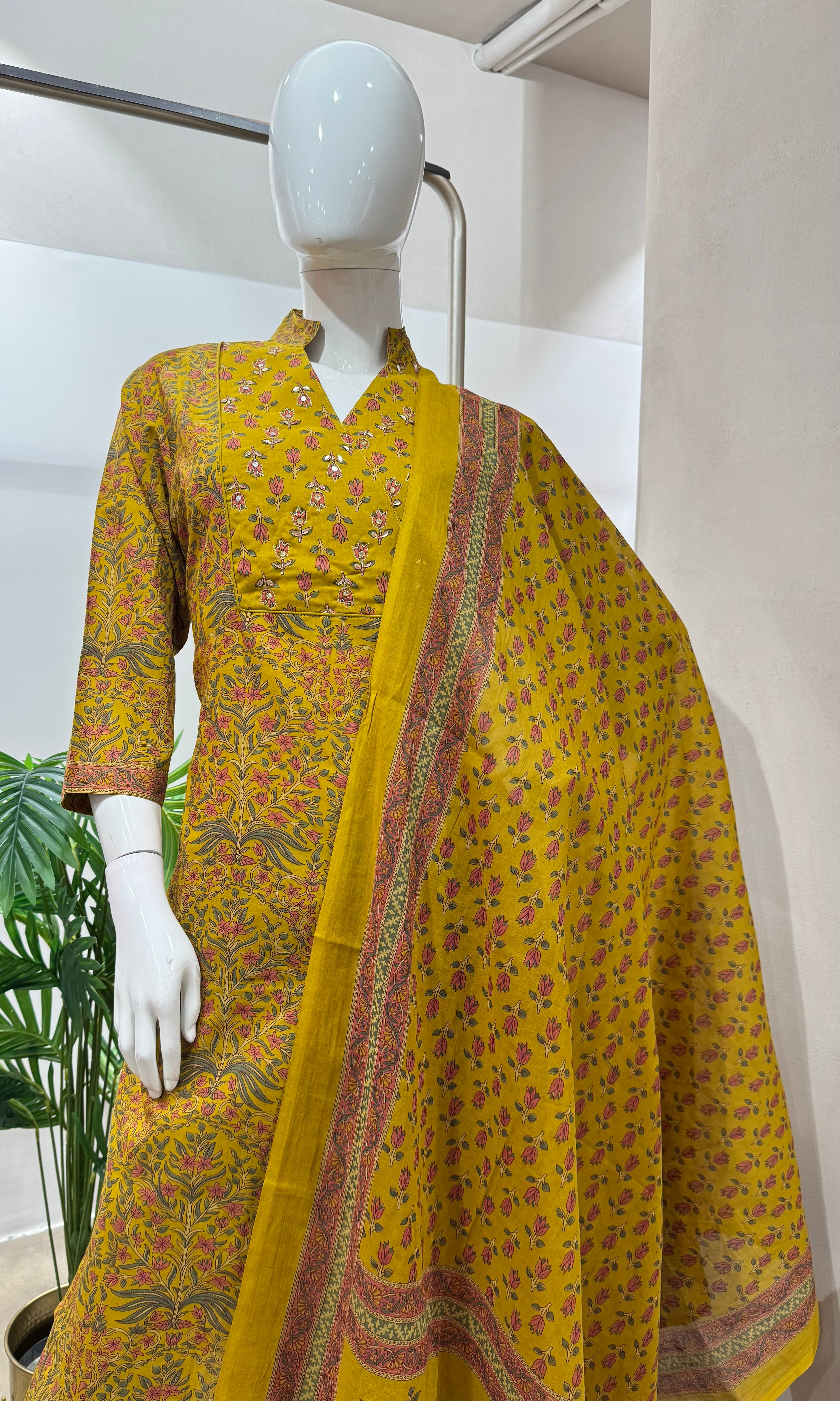 MUSTARD ETHNIC PRINTED KURTA SET