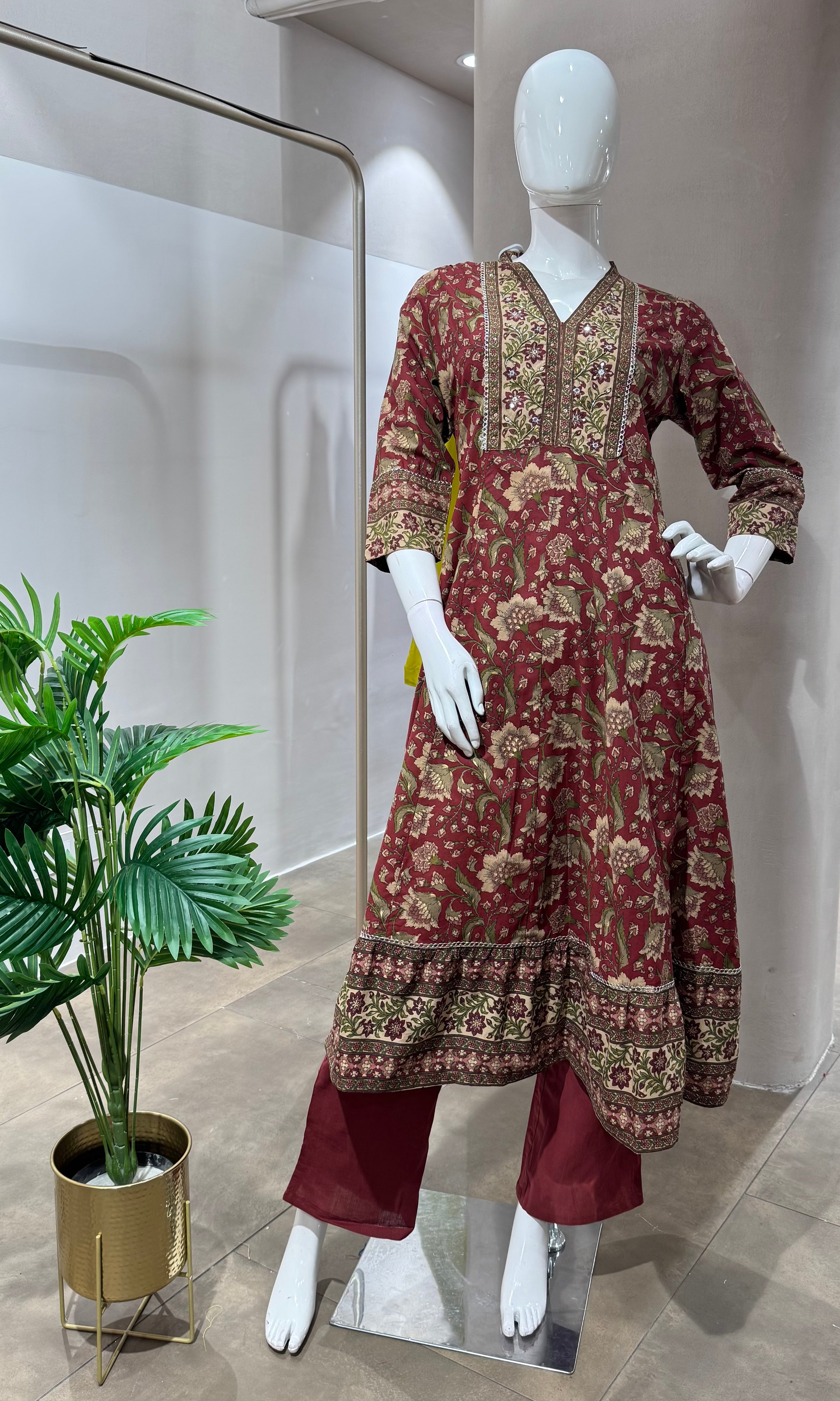 MAROON ETHNIC PRINTED KURTA SET