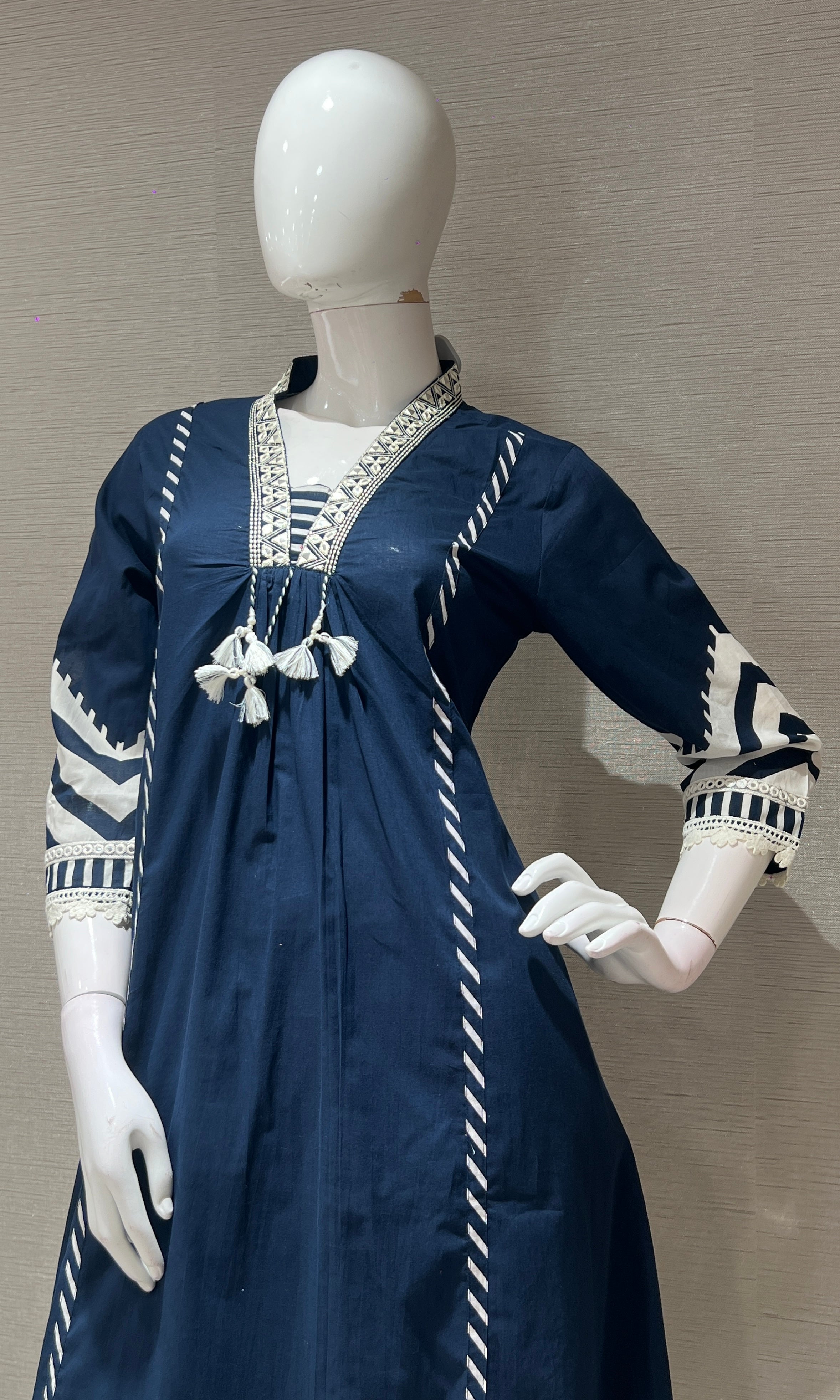 Navy blue kurta set WITH WHITE LACE EMBROIDERY