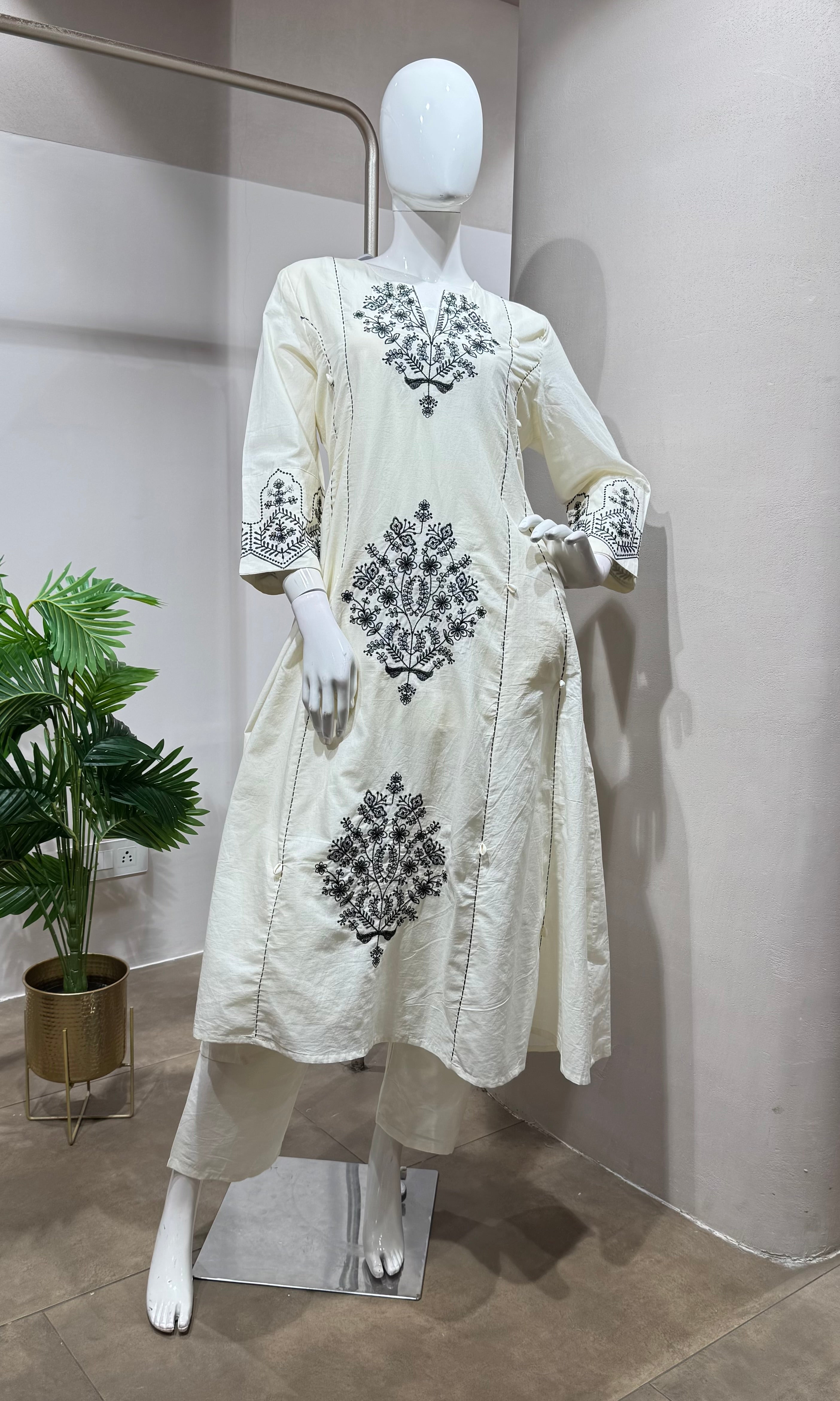 Black & White Embroidered kurta set