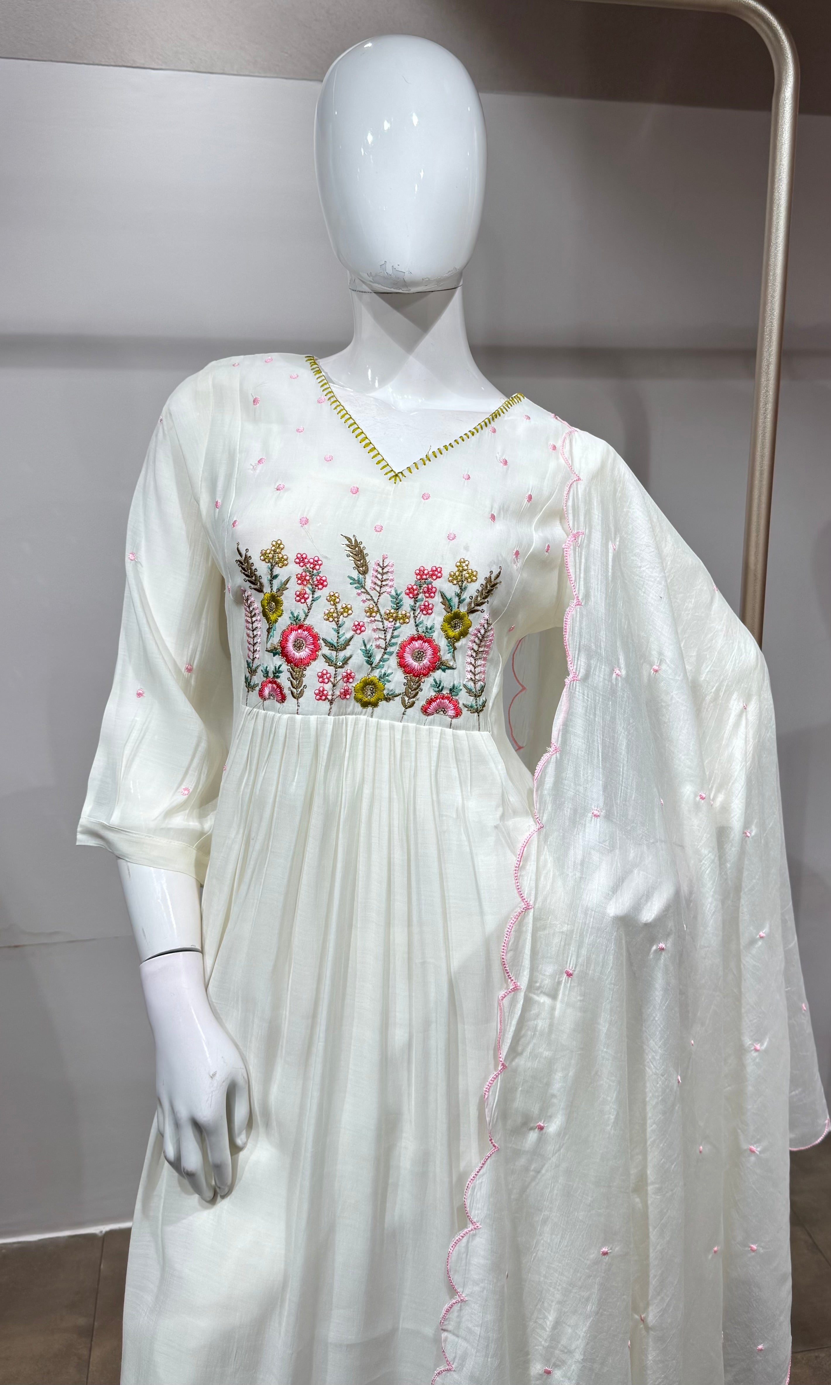 Cream Mul Chanderi embroidered kurta set