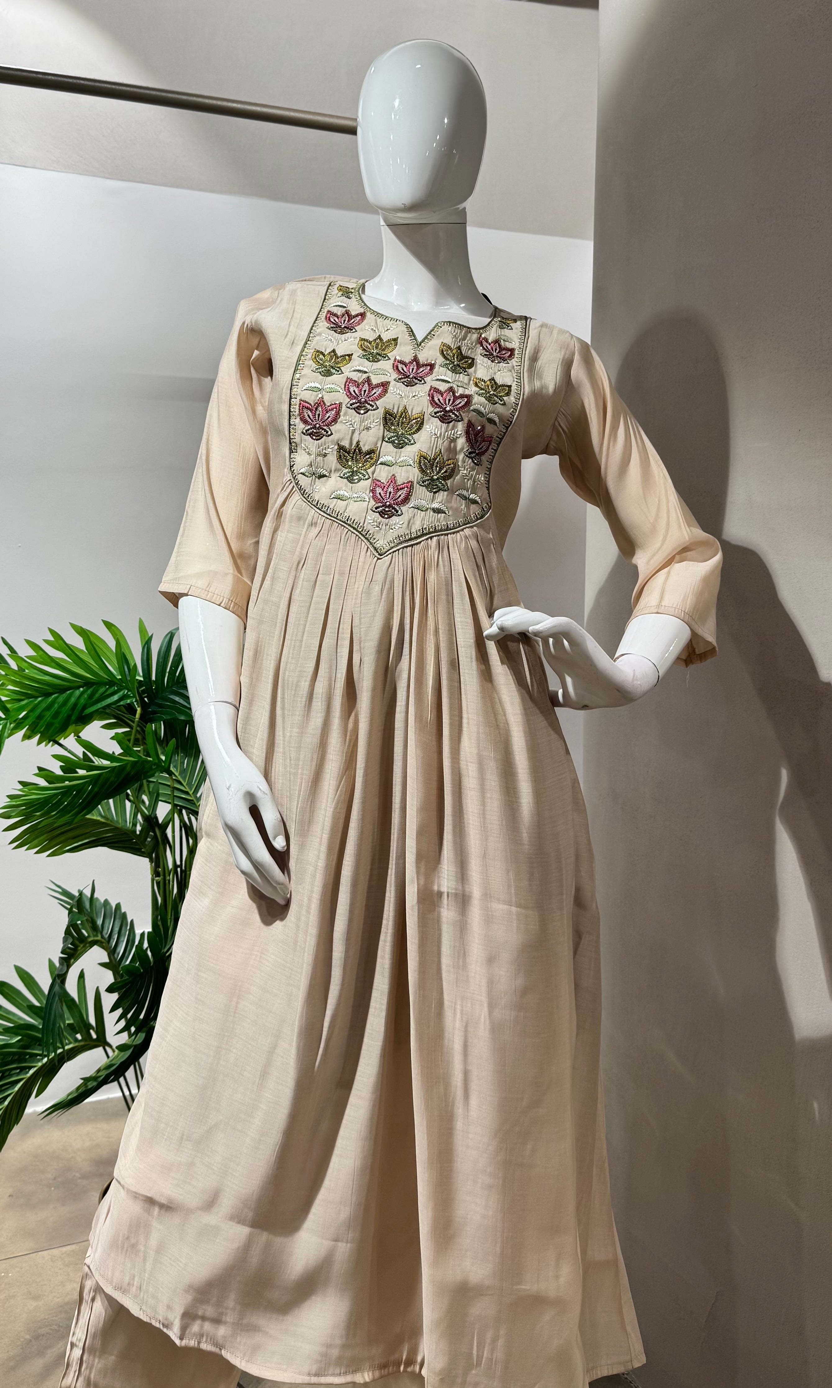 IVORY LOTUS EMBROIDERY MUL CHANDERI KURTA SET