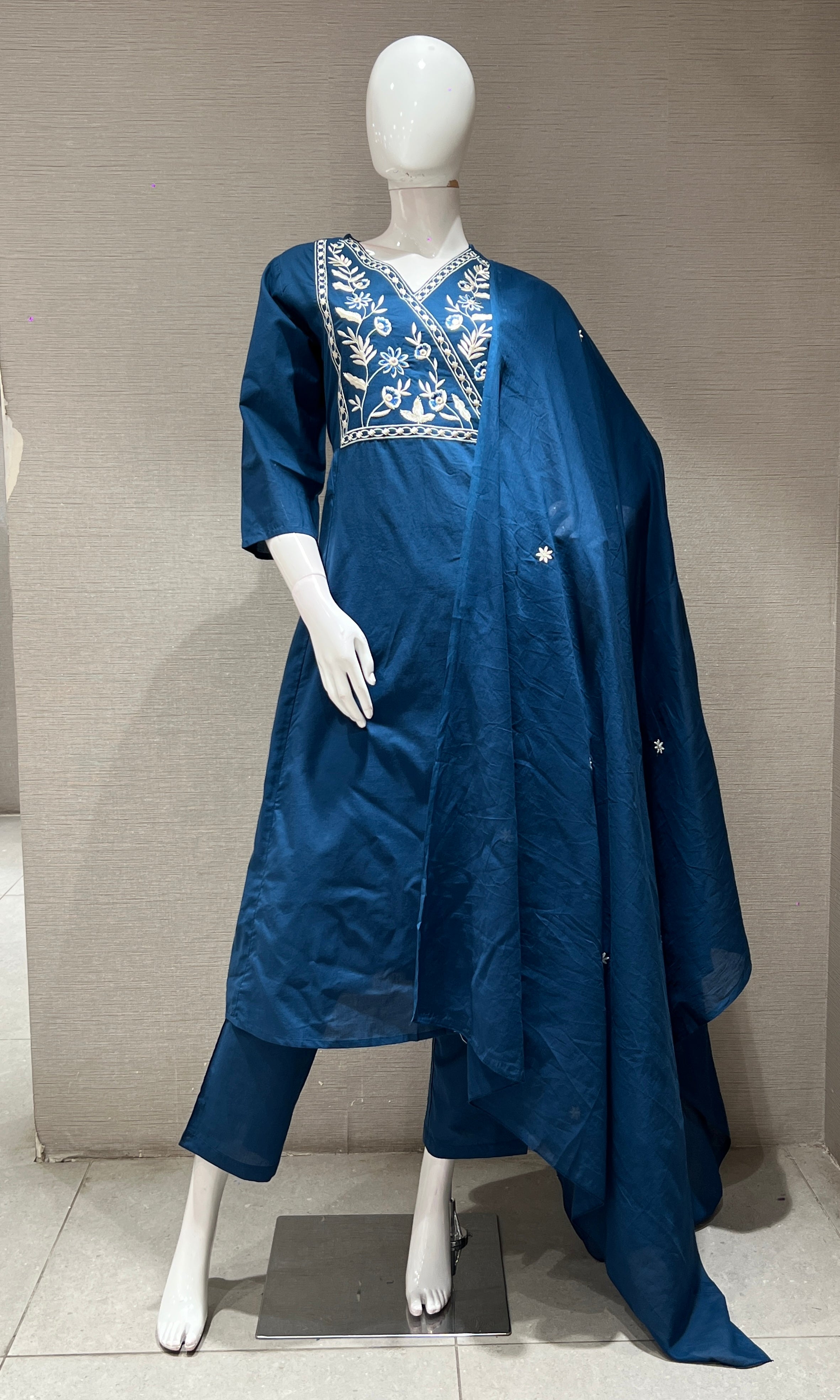NAVY BLUE FLORAL THREAD EMBROIDERY kurta set