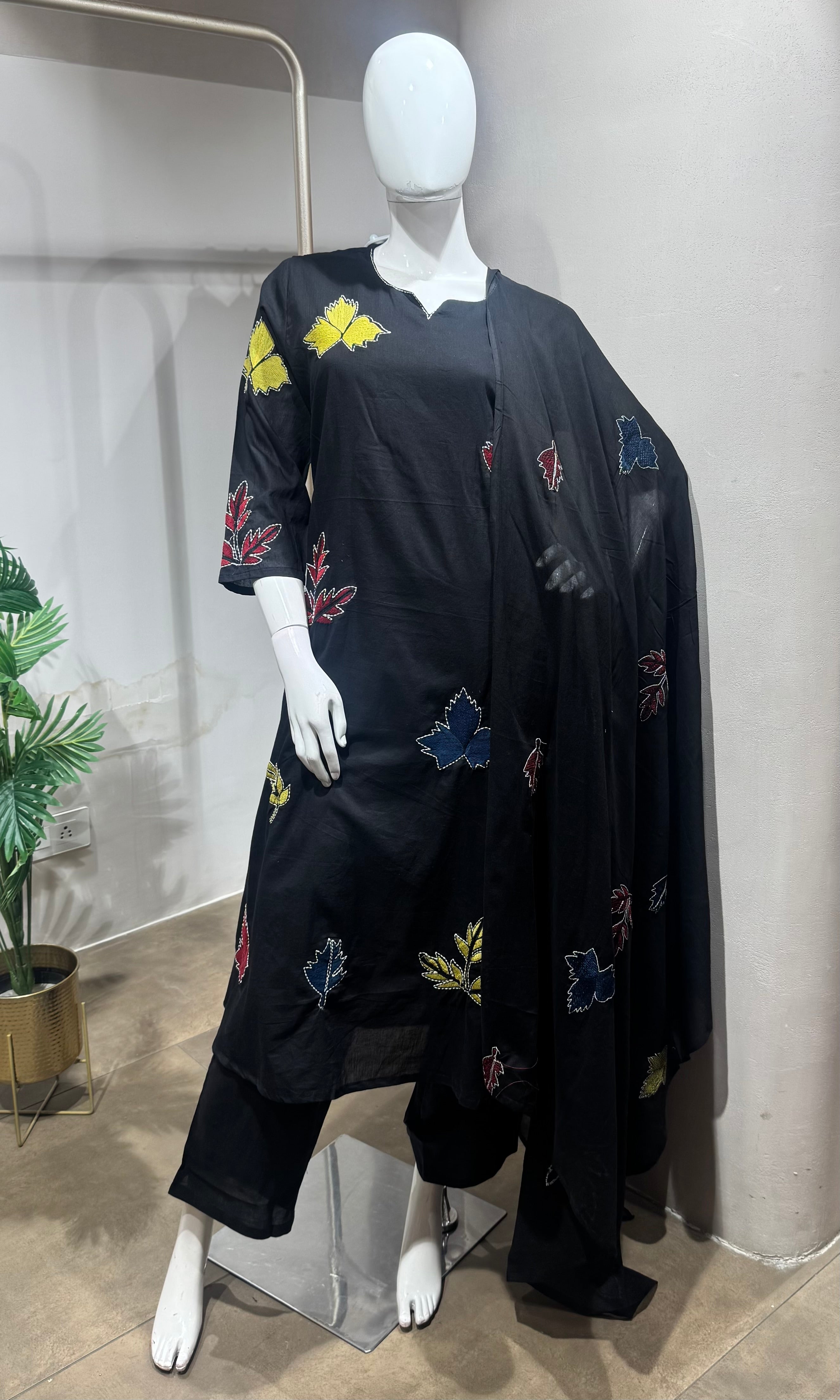 Black Floral Embroidery Kurta Set