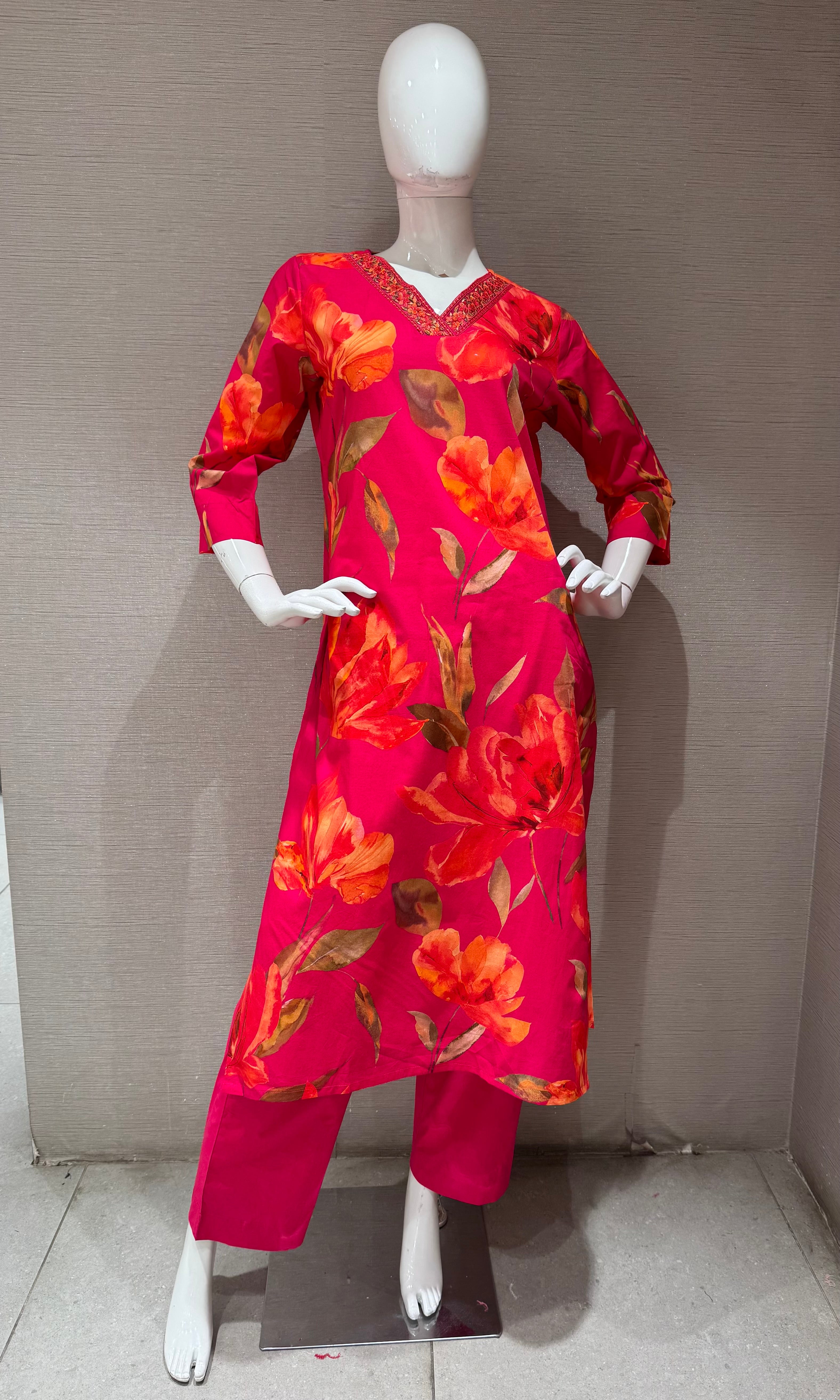 Rani pink Abstract Floral Straight Kurta Set