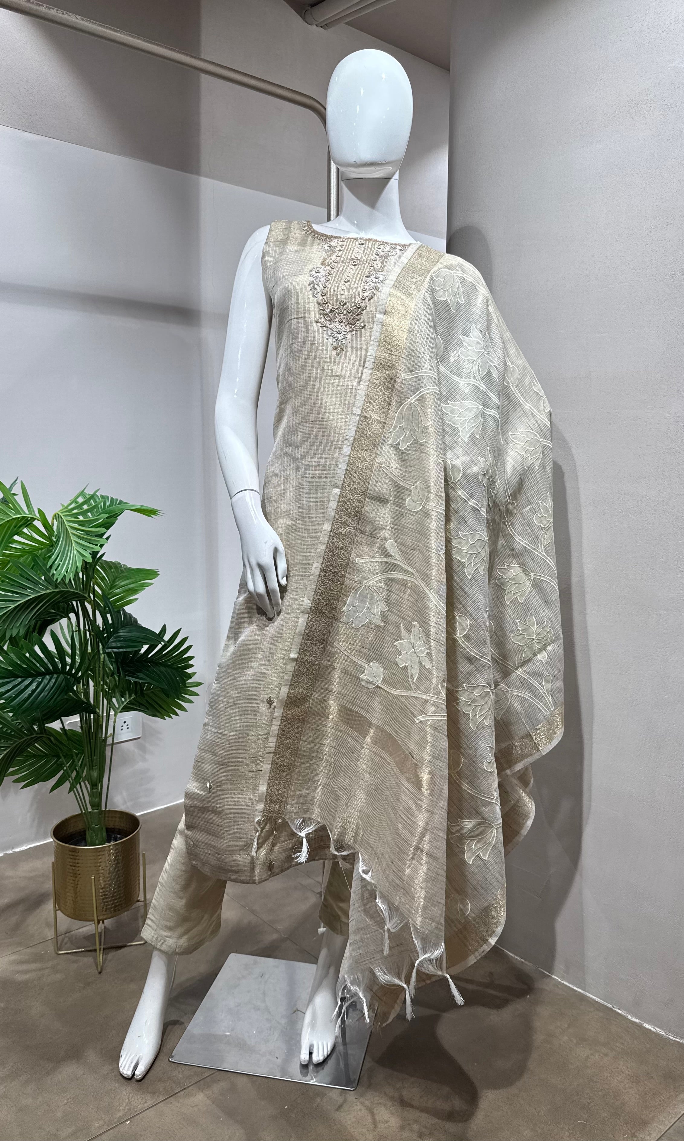 Cream elegant kurta set