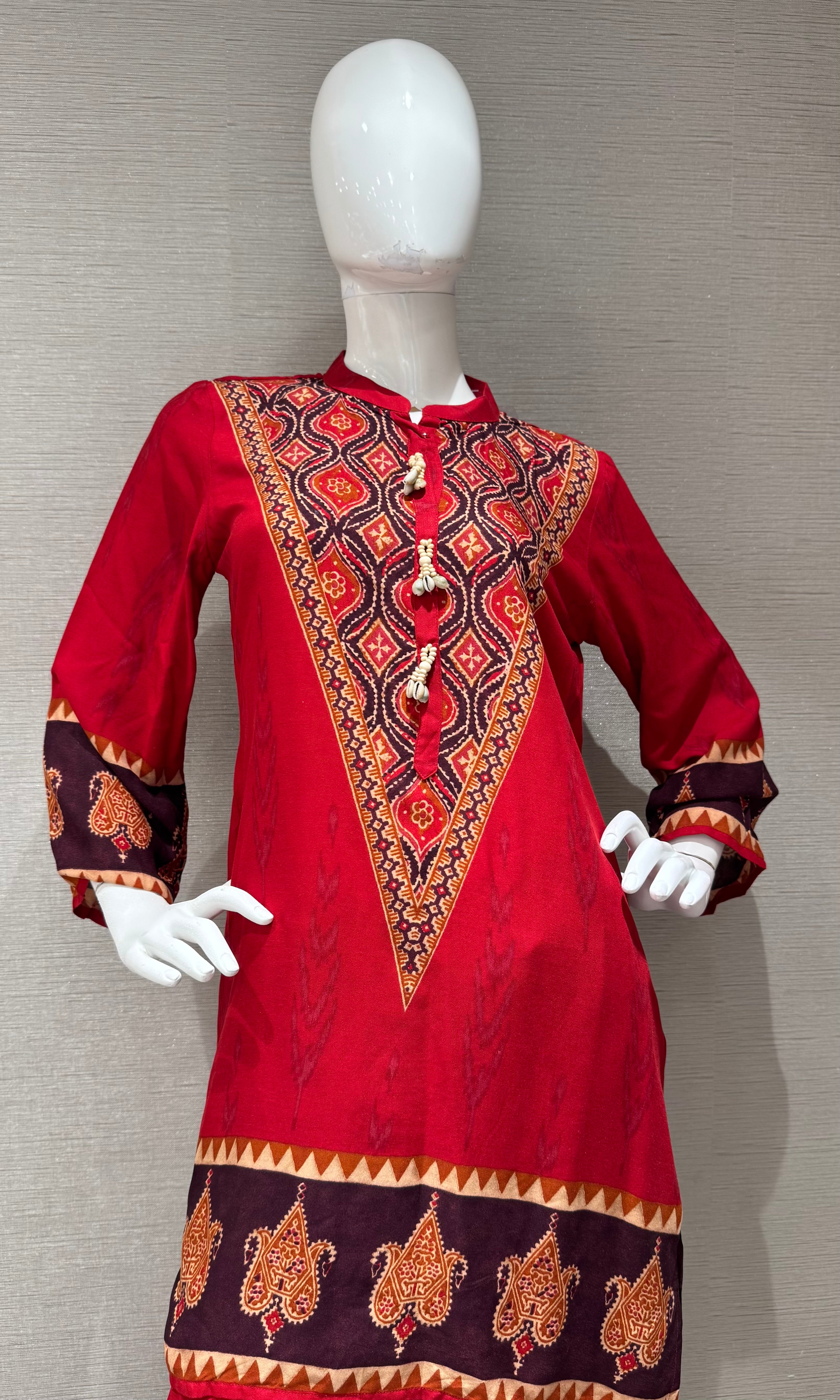 RED Intricate Bordered cord set