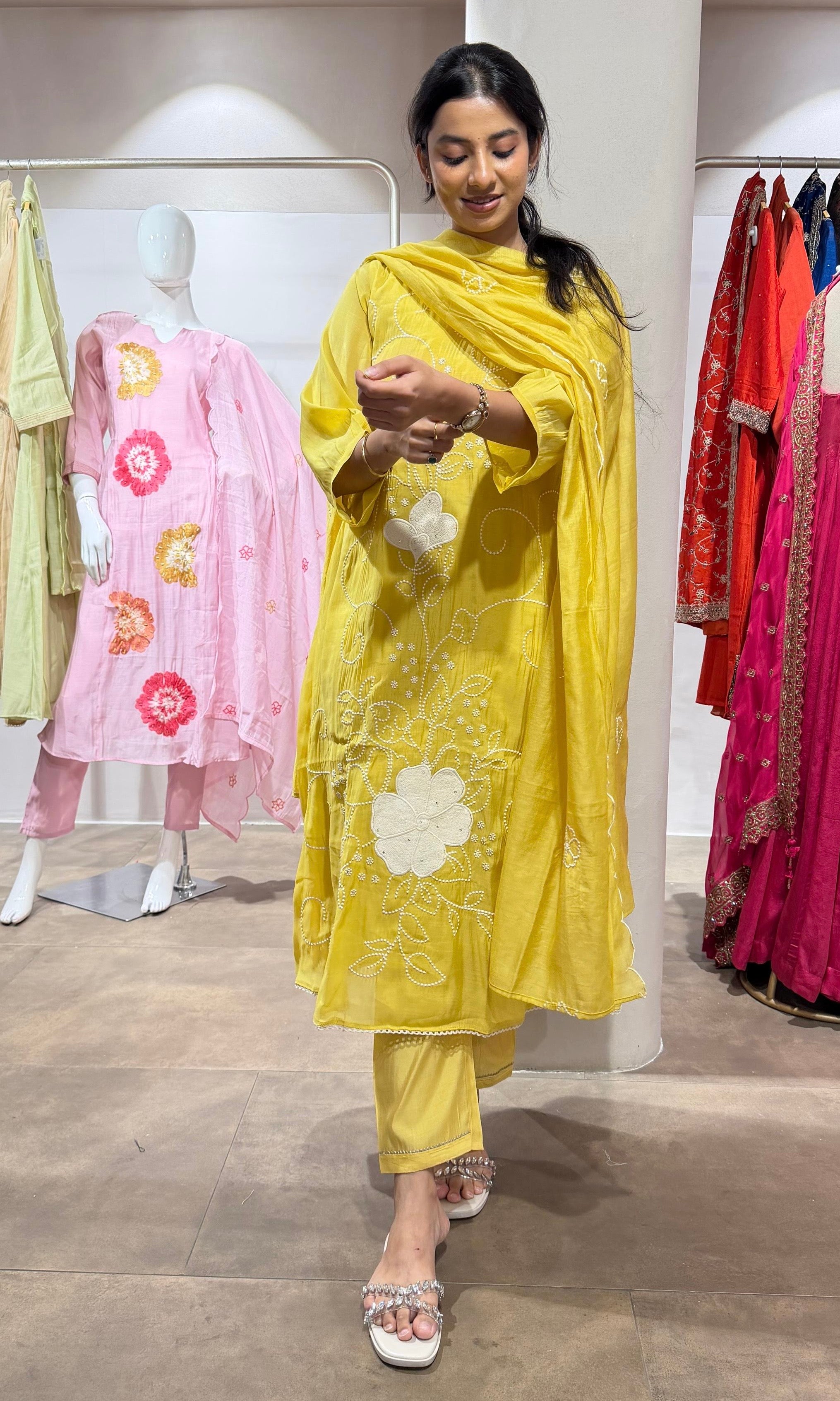 LIGHT YELLOW FLORAL DETAILING KURTA SET