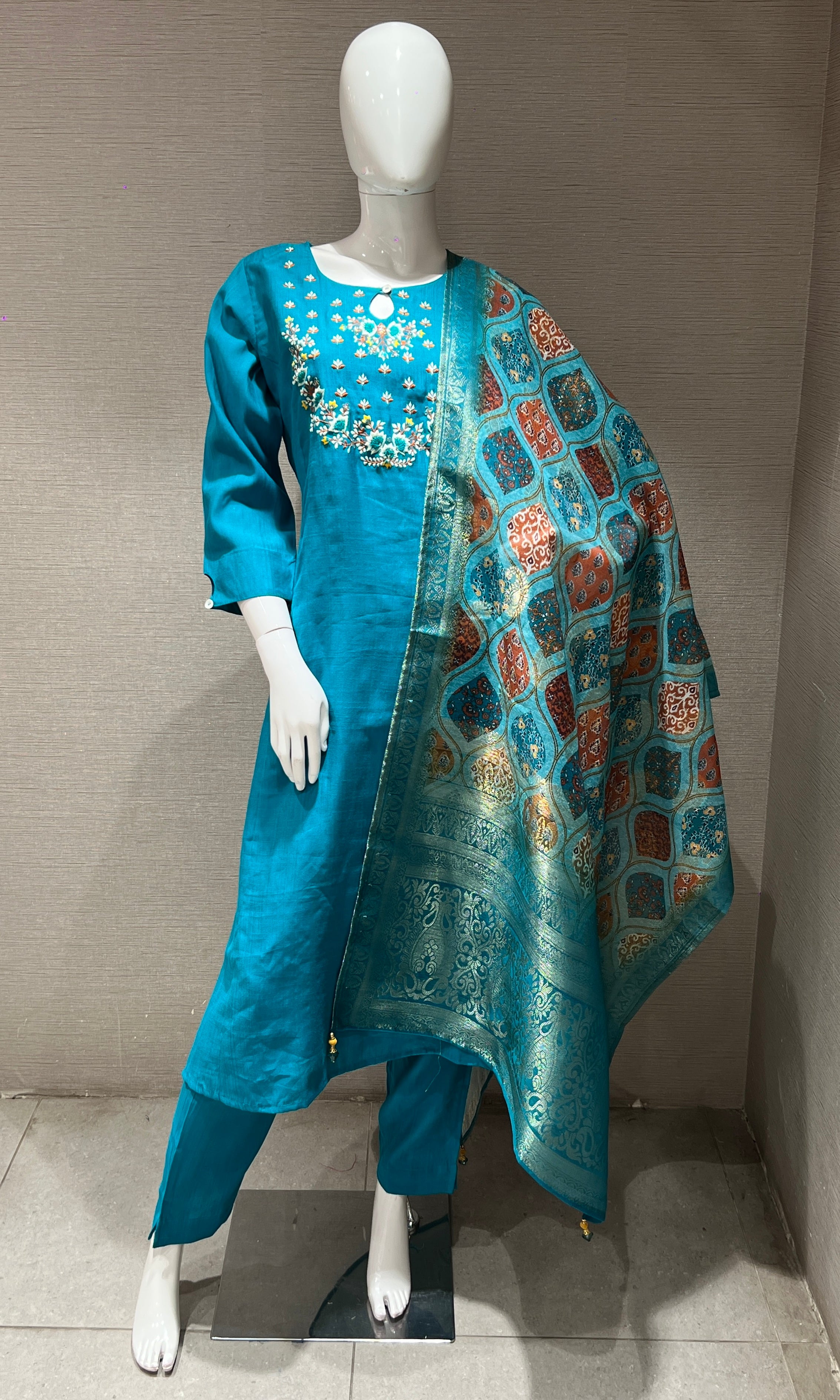 Rama green embroidered kurta set