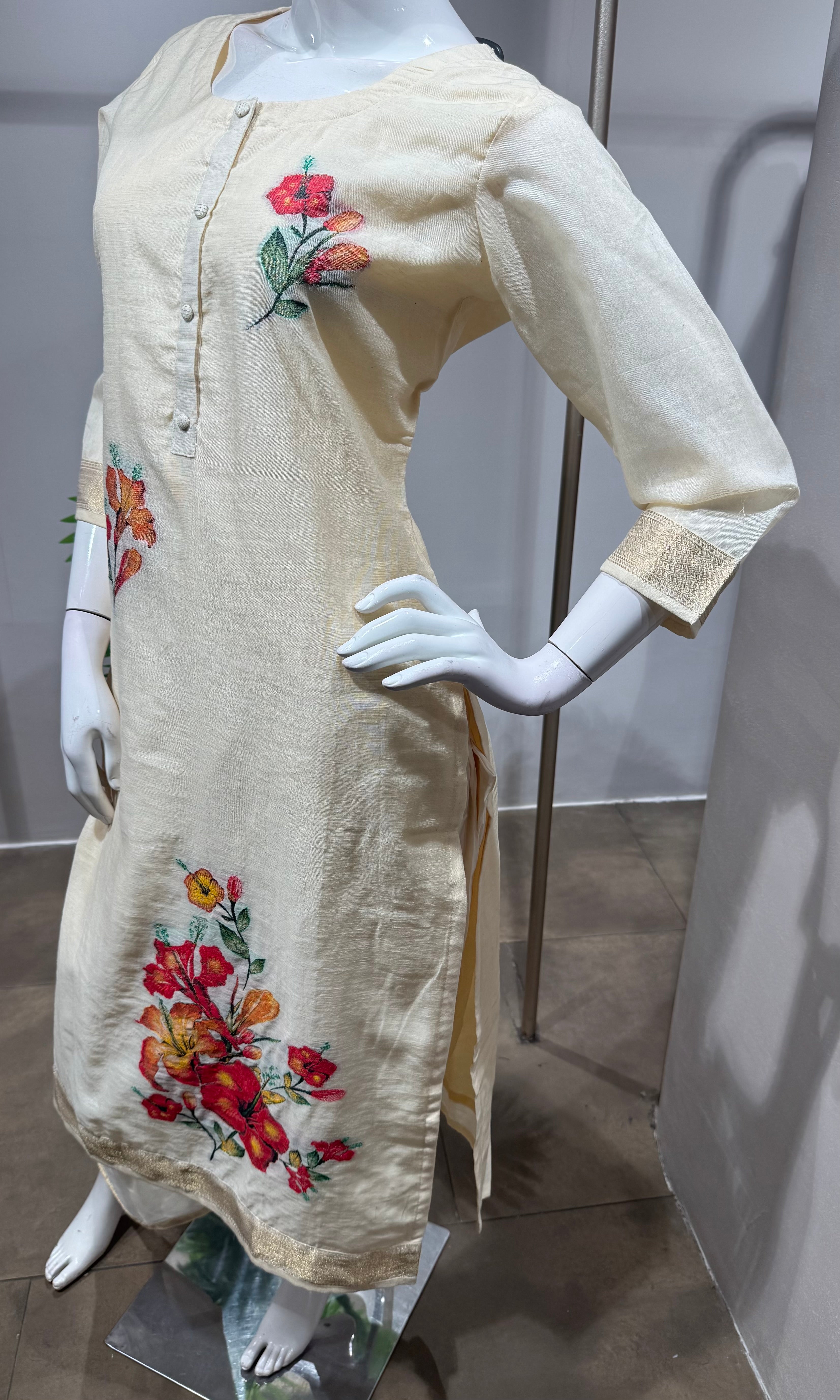 Cream floral embroidered kurta set