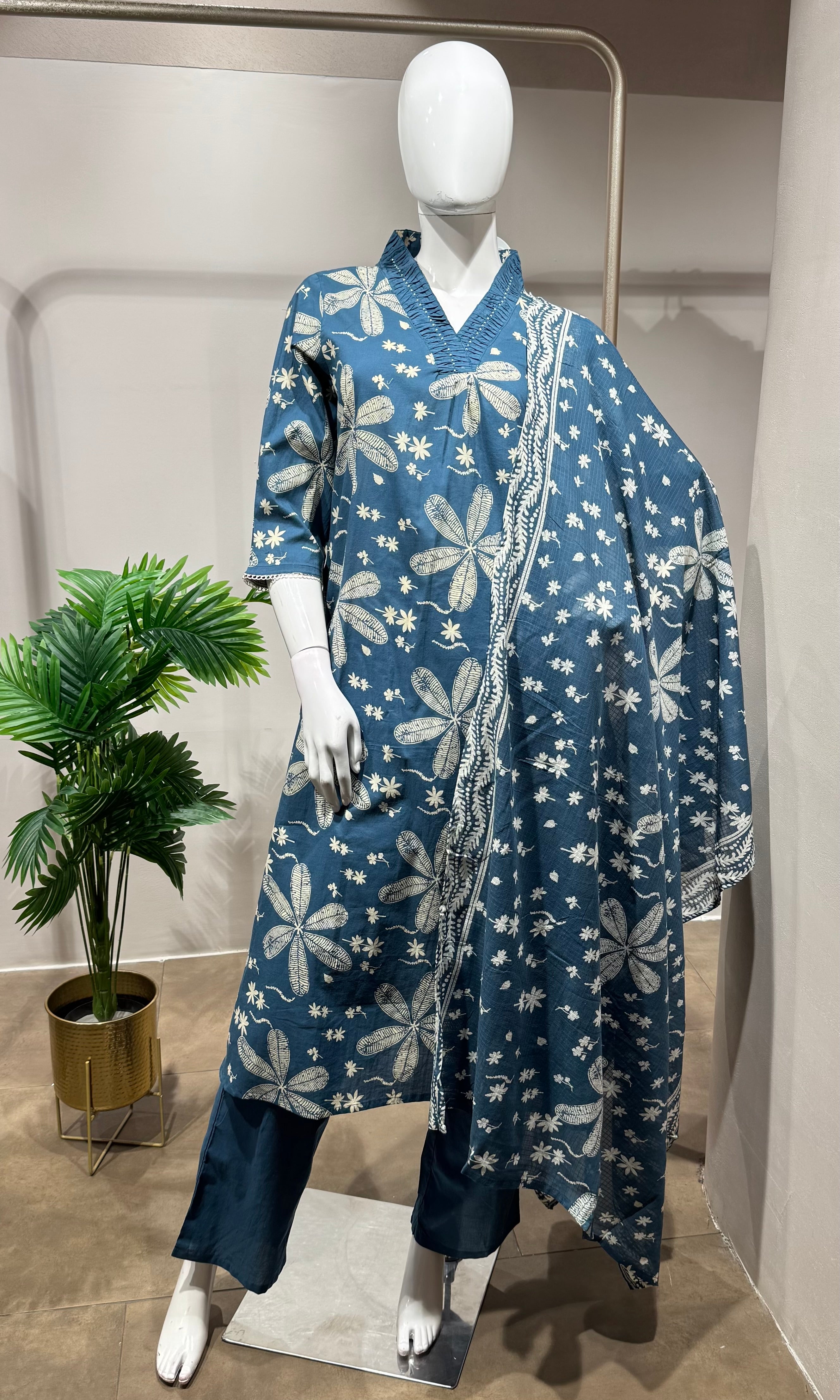 blue floral printed kurta set
