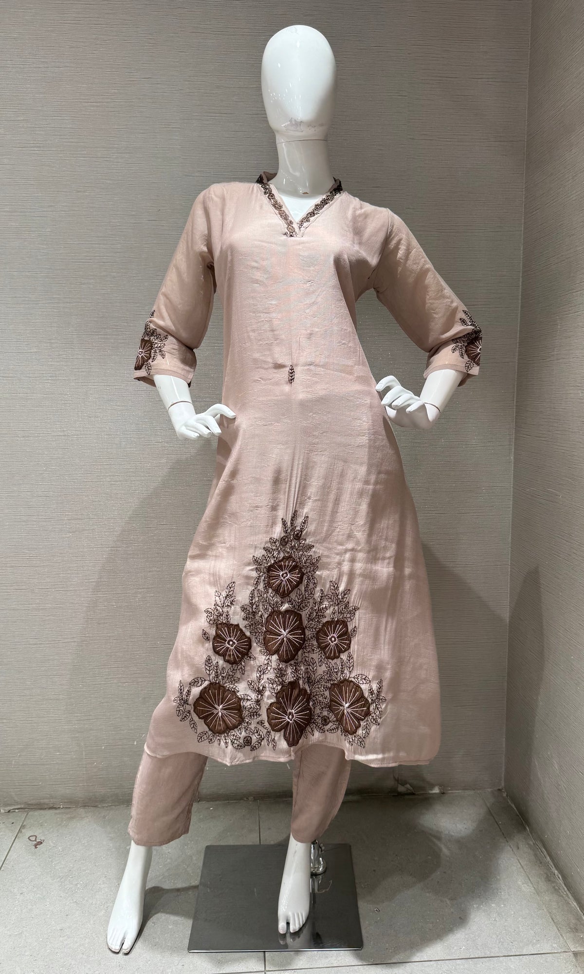 Beige mul silk Floral Accents Straight Kurta Set with dupatta