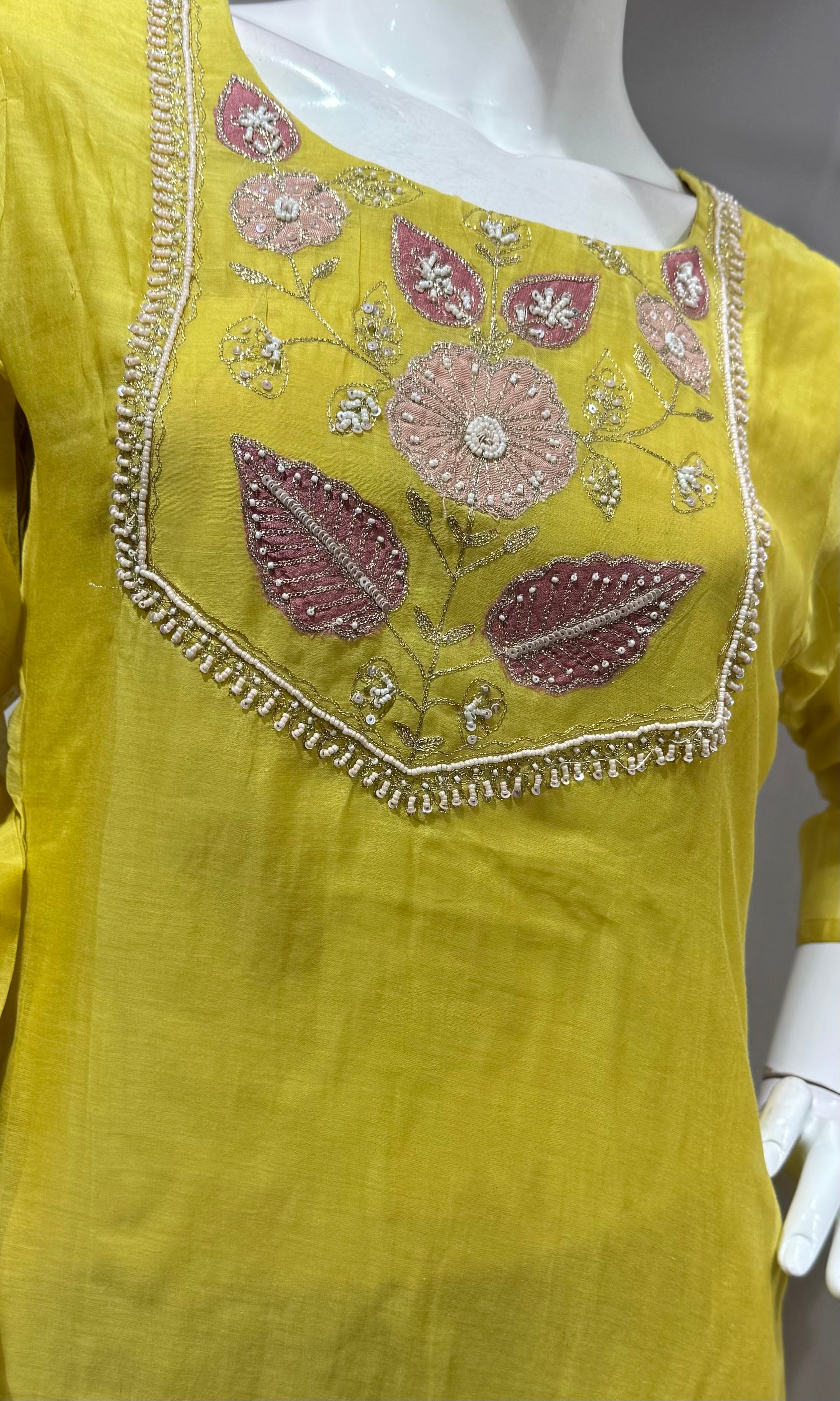Liril Elegance Floral Embroidered Kurta Set