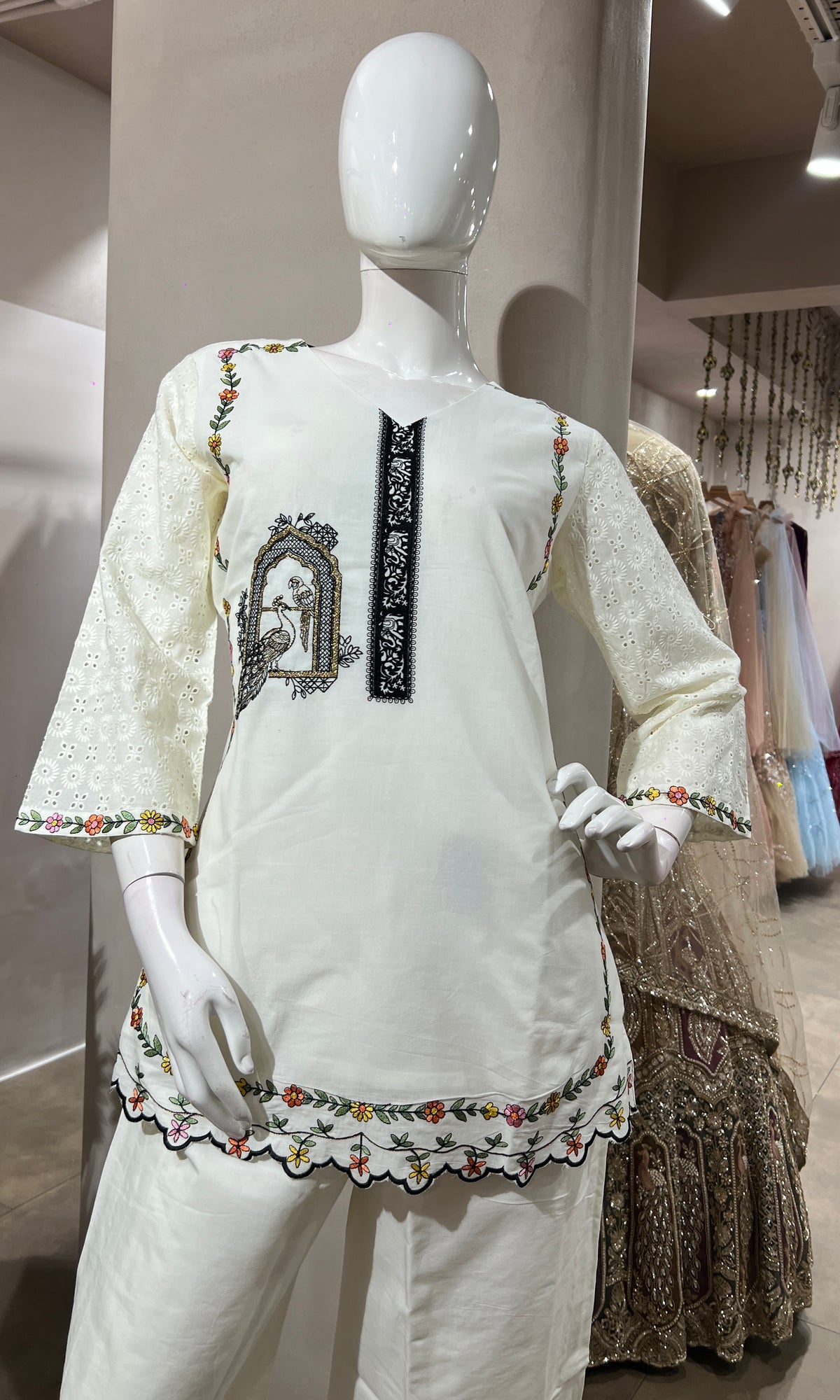 WHITE ETHNIC CORD SET