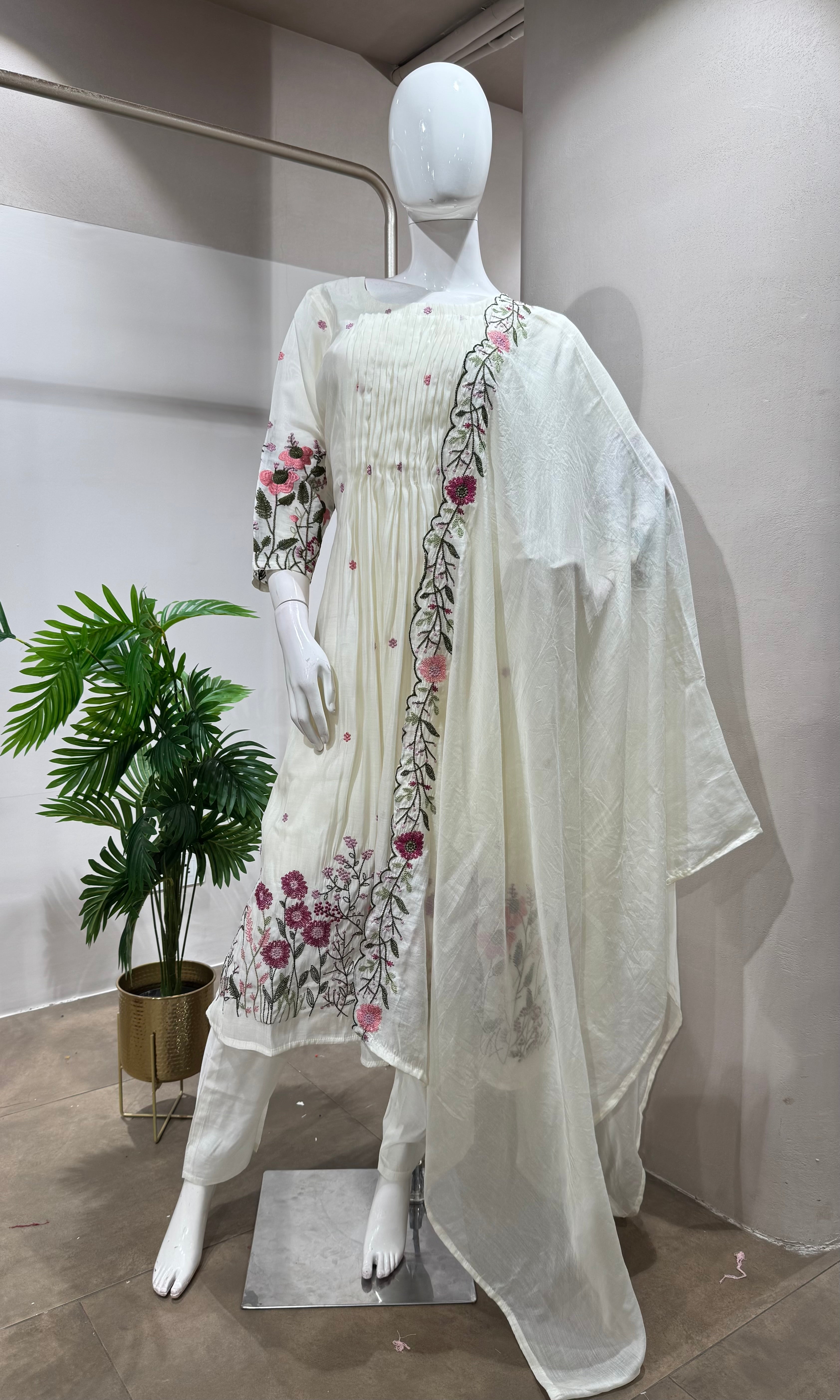 WHITE MUL CHANDERI FLORAL KURTA SET