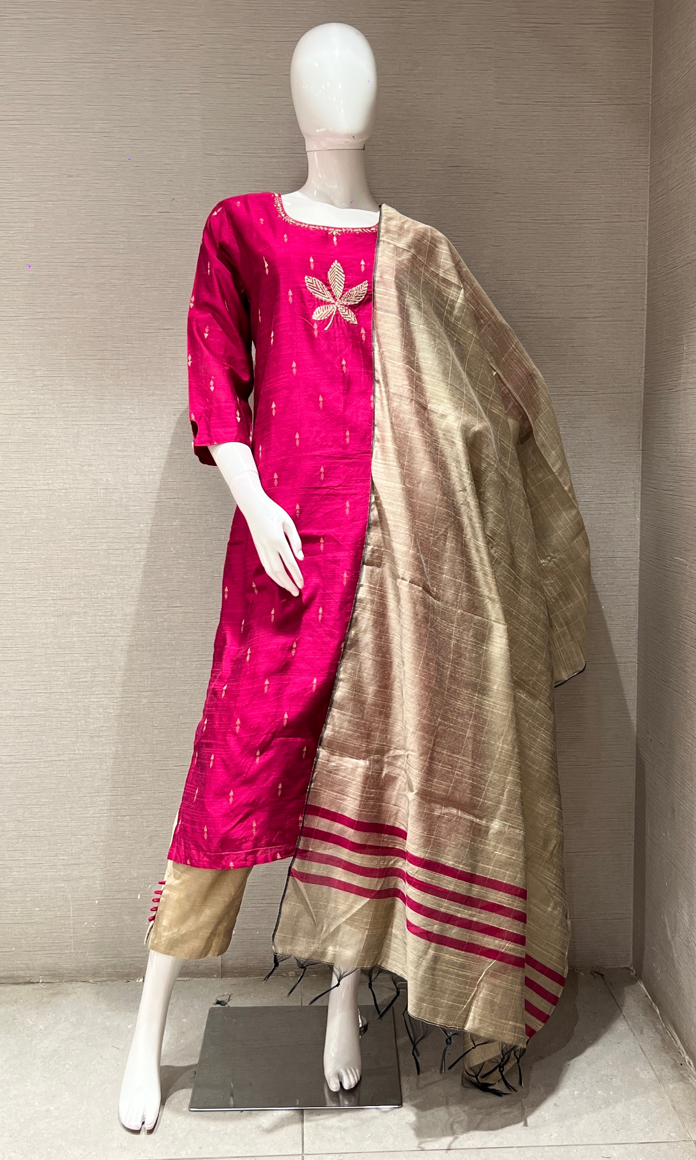 Pink kurta set WITH GOLDEN DUPATTA