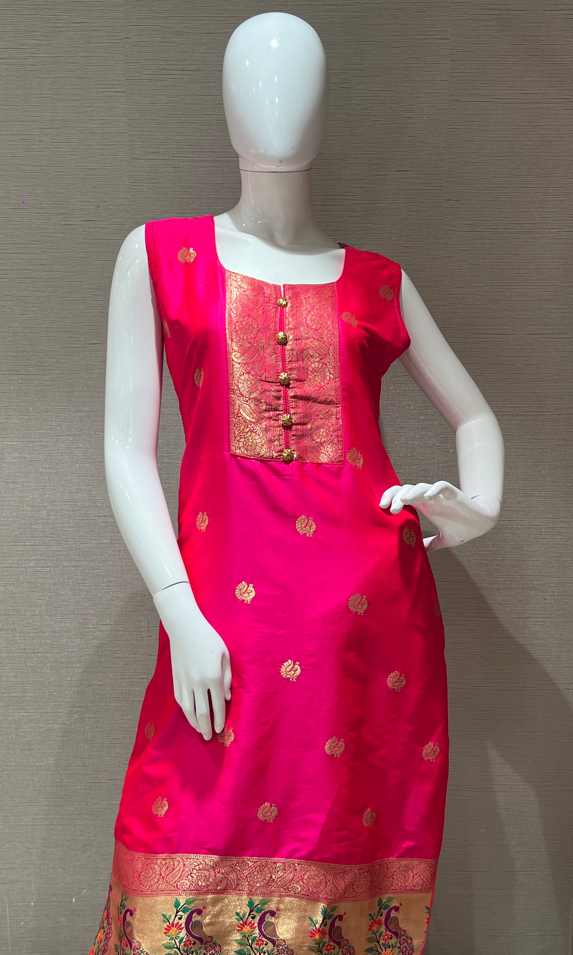 Gulab Banarasi Kurta Set