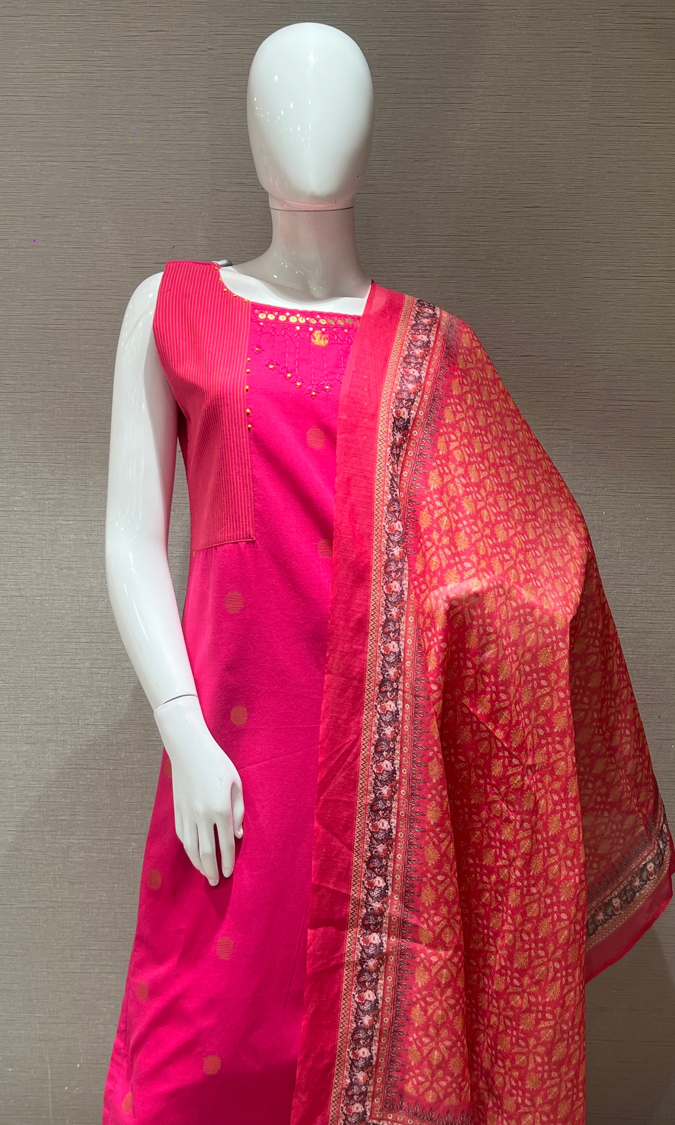 Pink kurta set WITH PRINTED DUPATTA