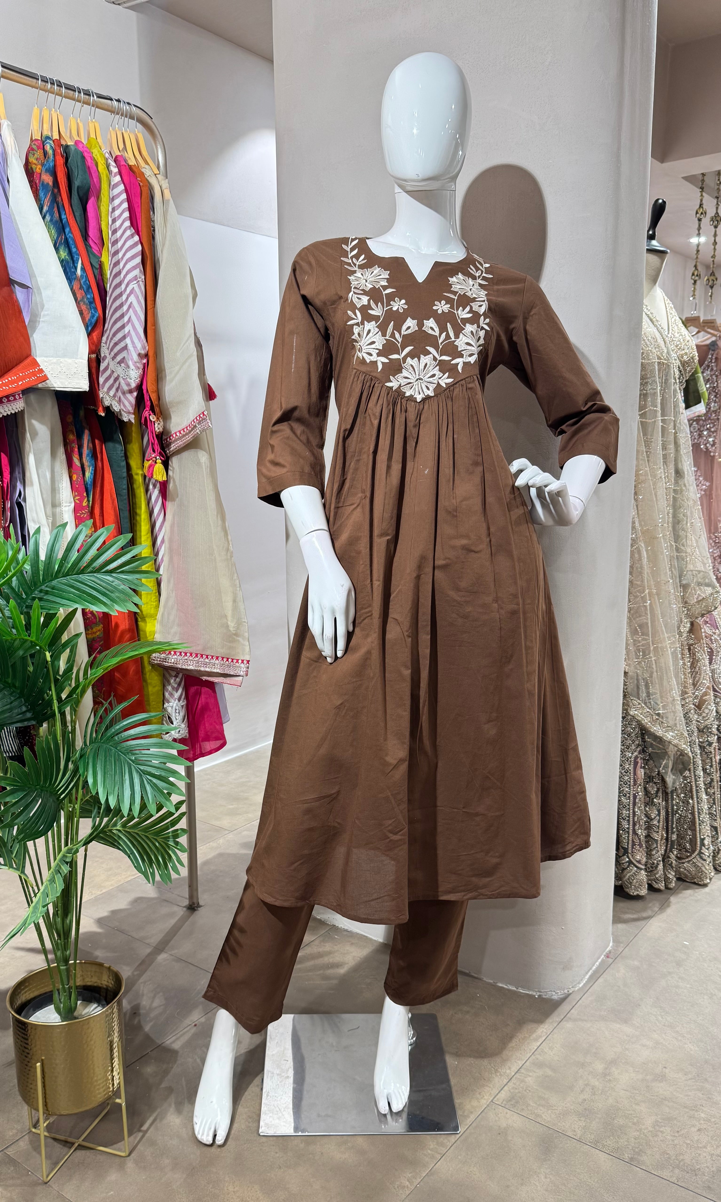 BROWN FLORAL MUL CHANDERI KURTA SET