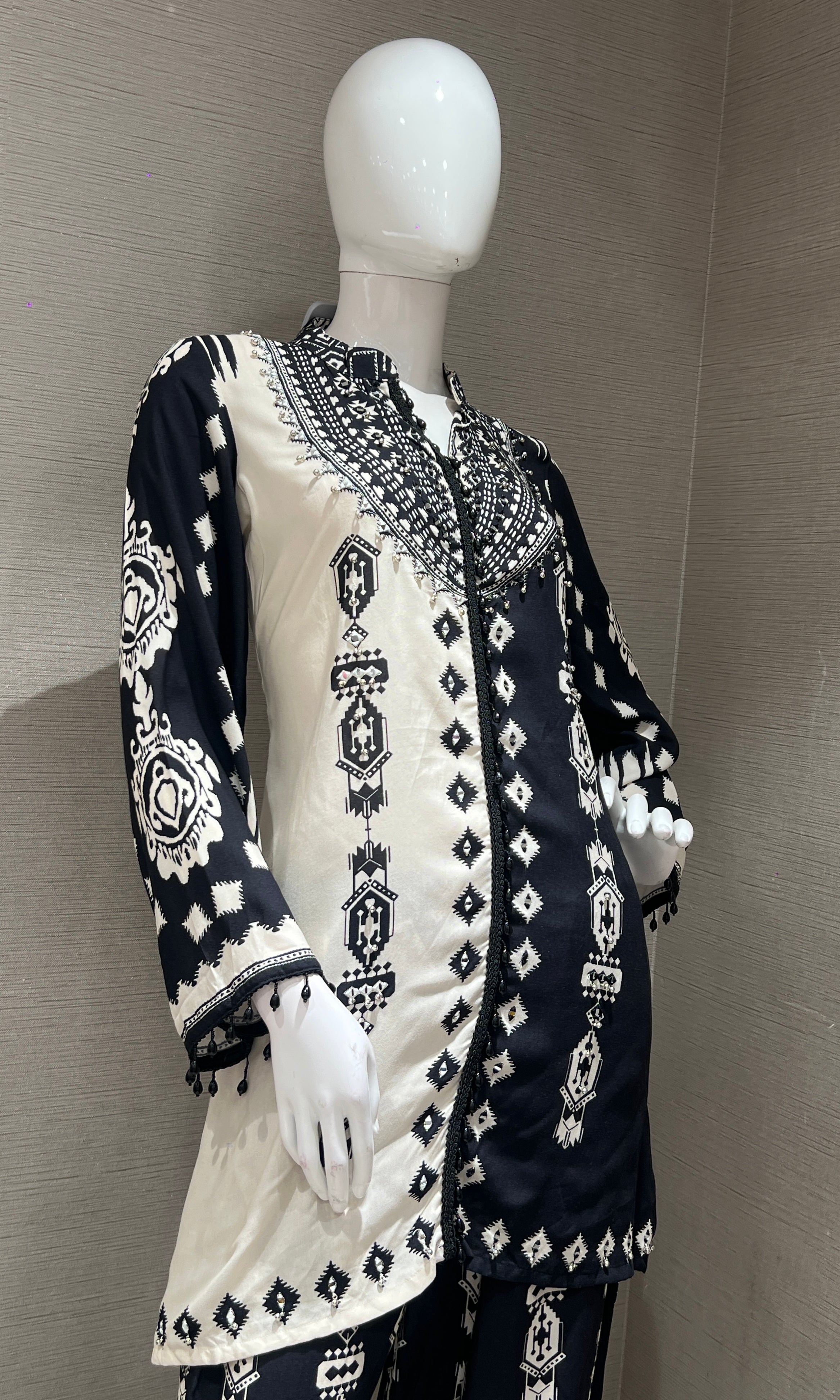 Black AND WHITE ELEGANT CORD SET