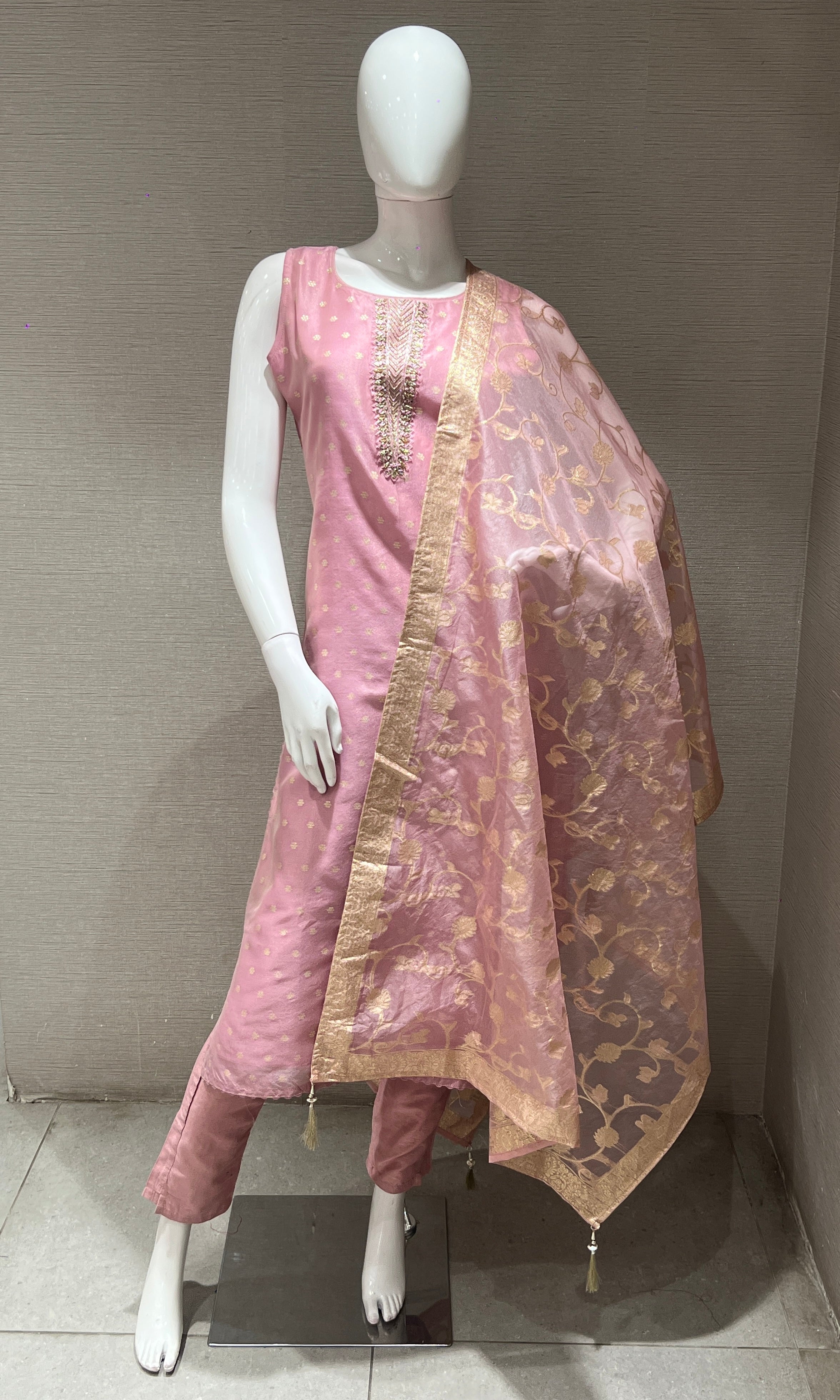 onion pink kurta set with floral printed dupatta