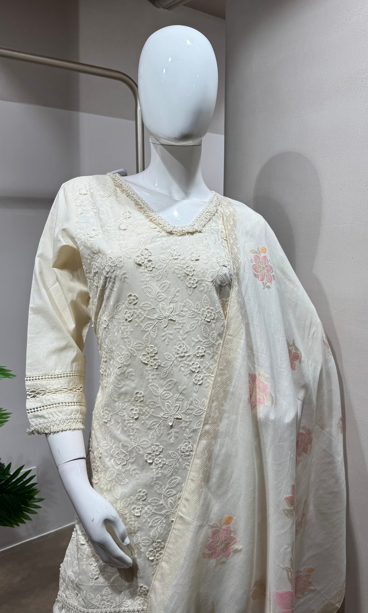 Cream kurta set floral dupatta