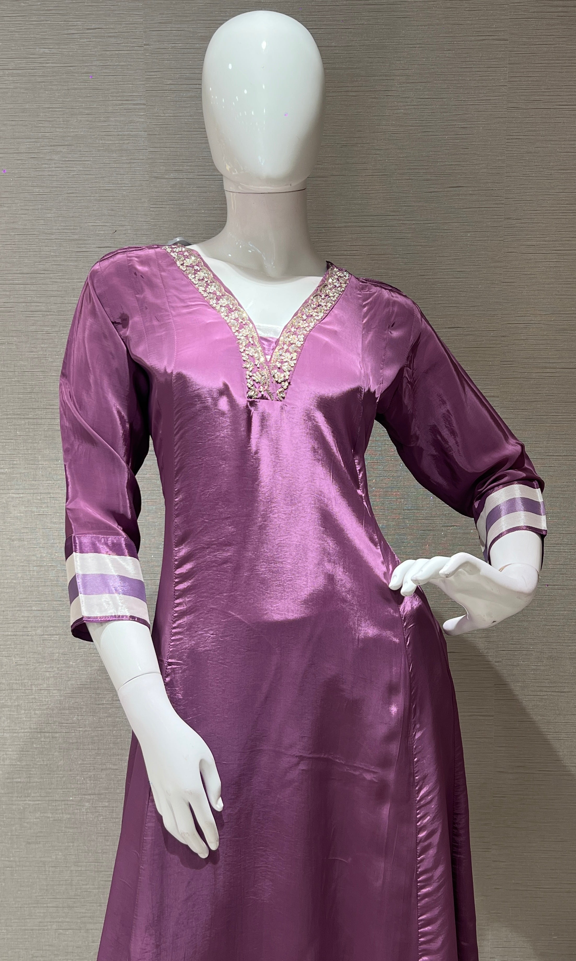 Lilac kurta set with a striped dupatta