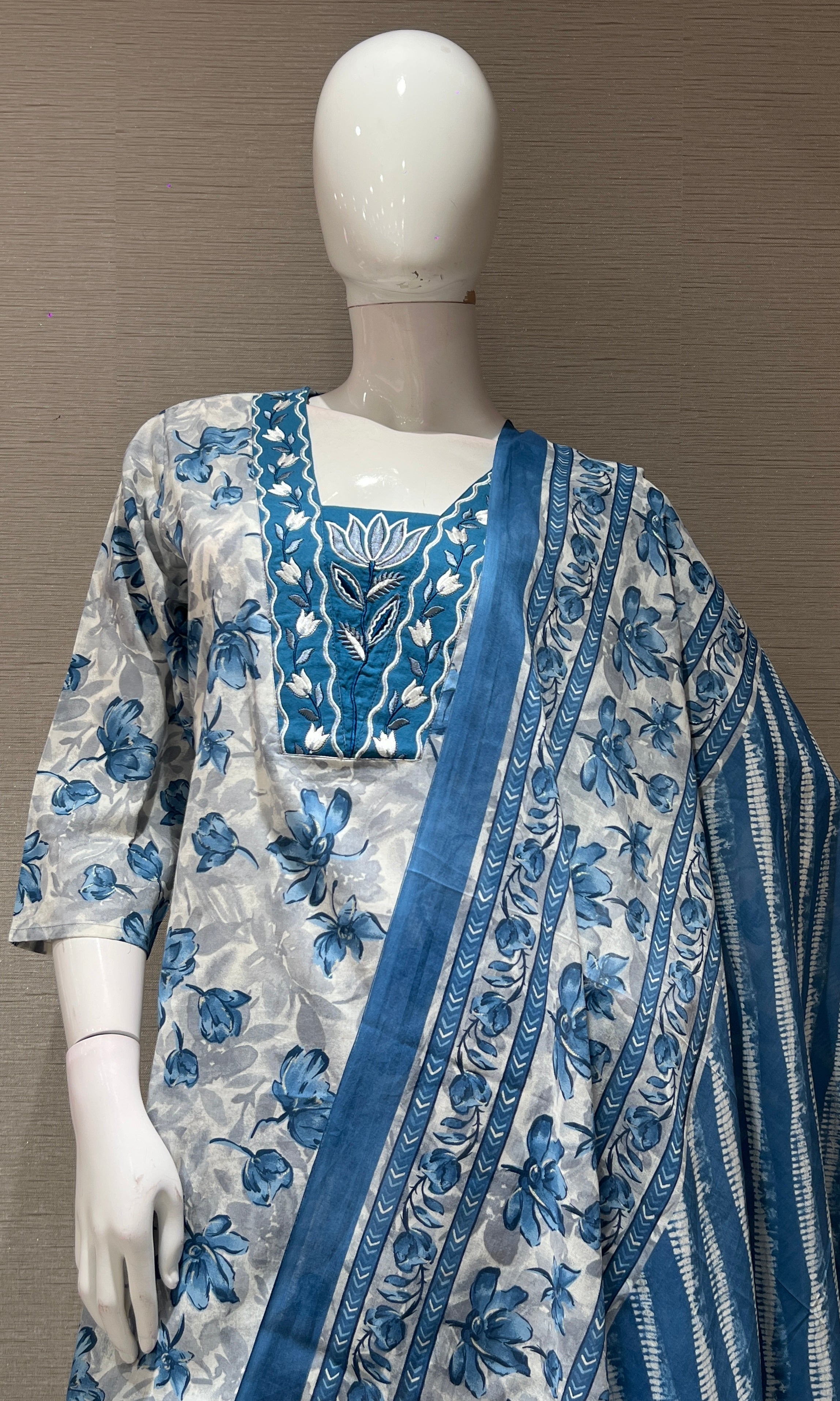 Blue floral PRINT kurta set