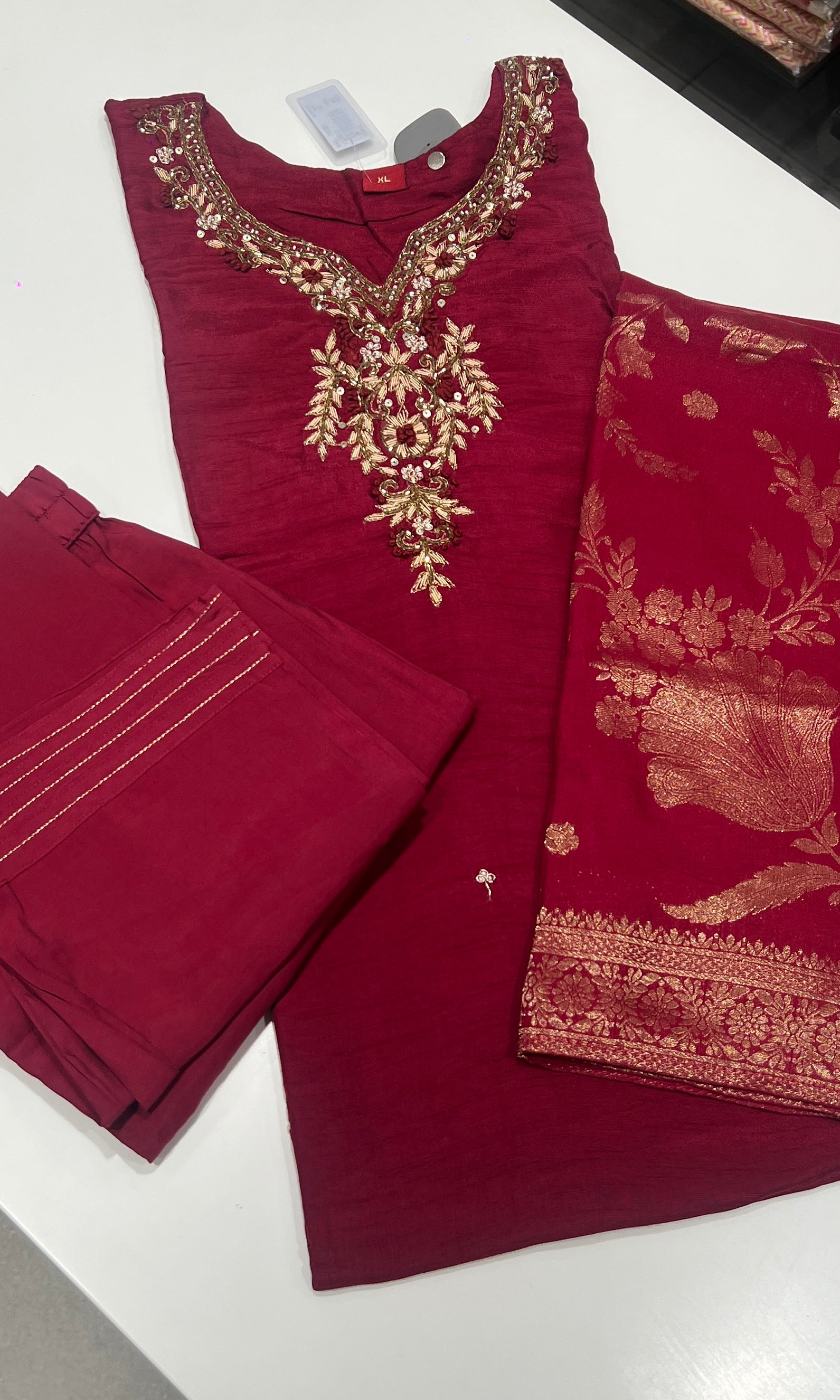 Maroon kurta set With Intricate Neckwork