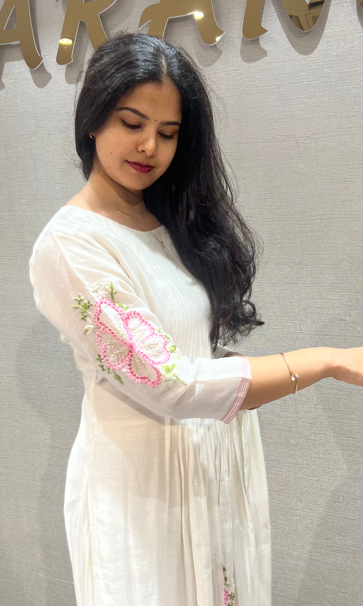 Cream Mul Cotton Floral Printed Kurta set & Dupatta