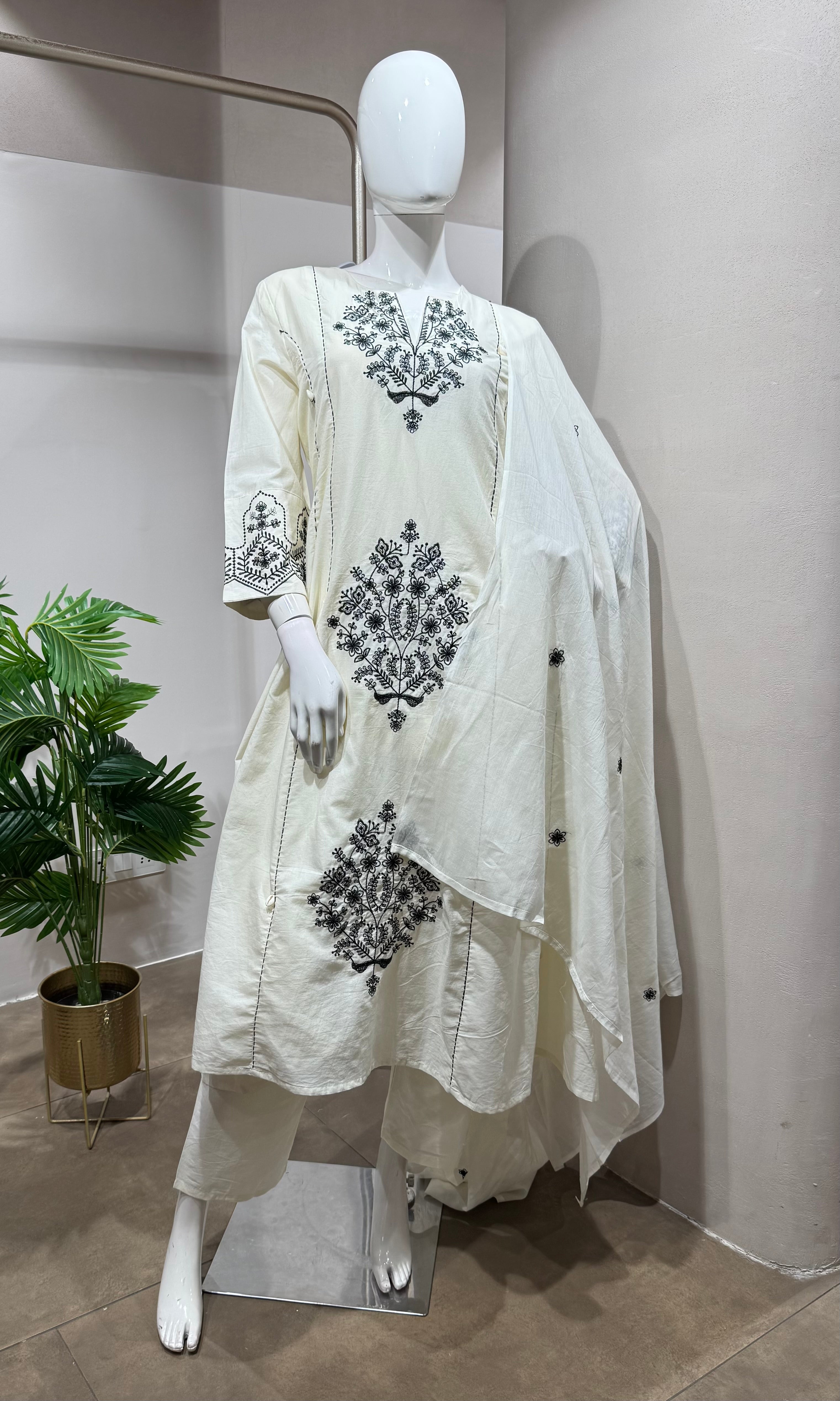 Black & White Embroidered kurta set