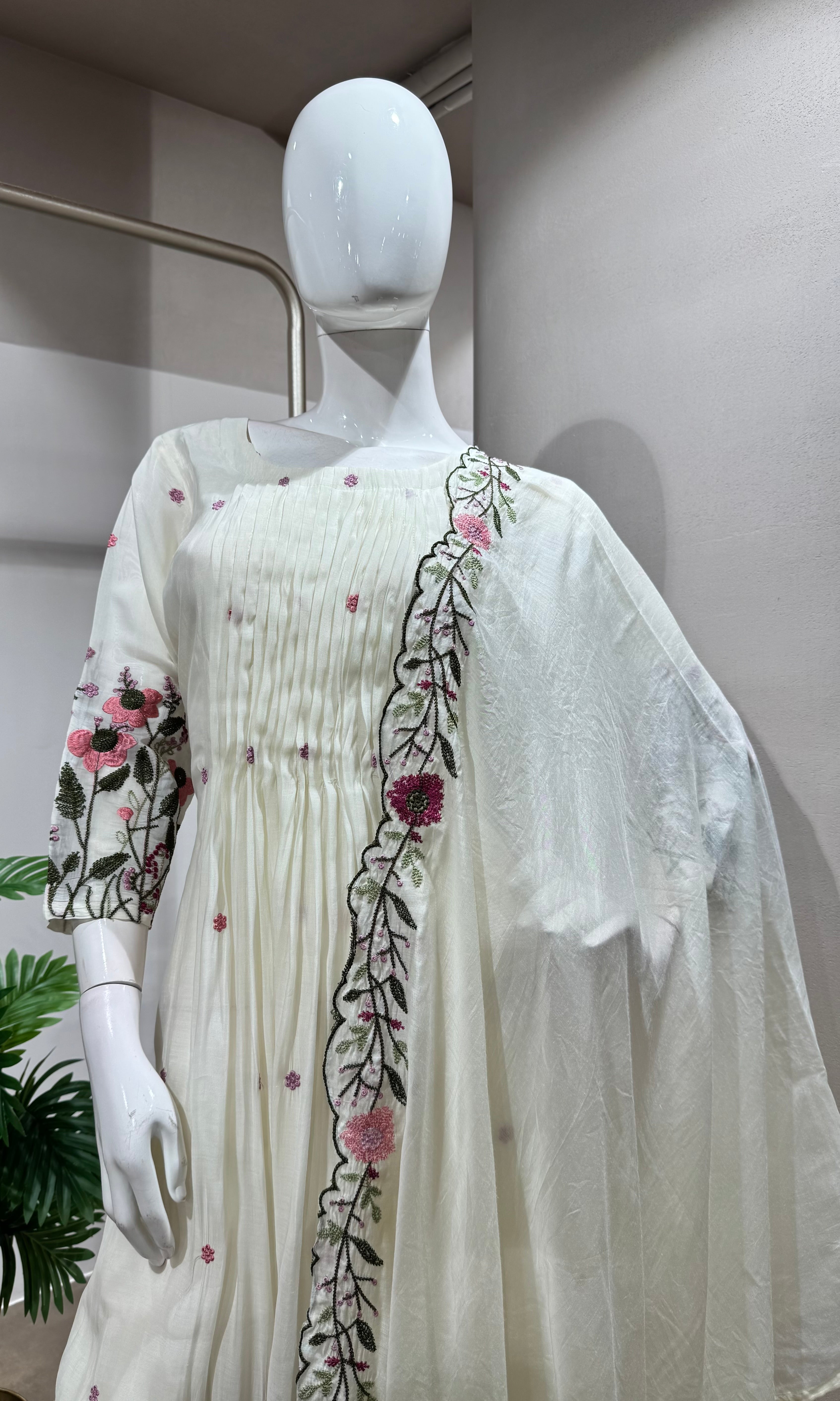 WHITE MUL CHANDERI FLORAL KURTA SET