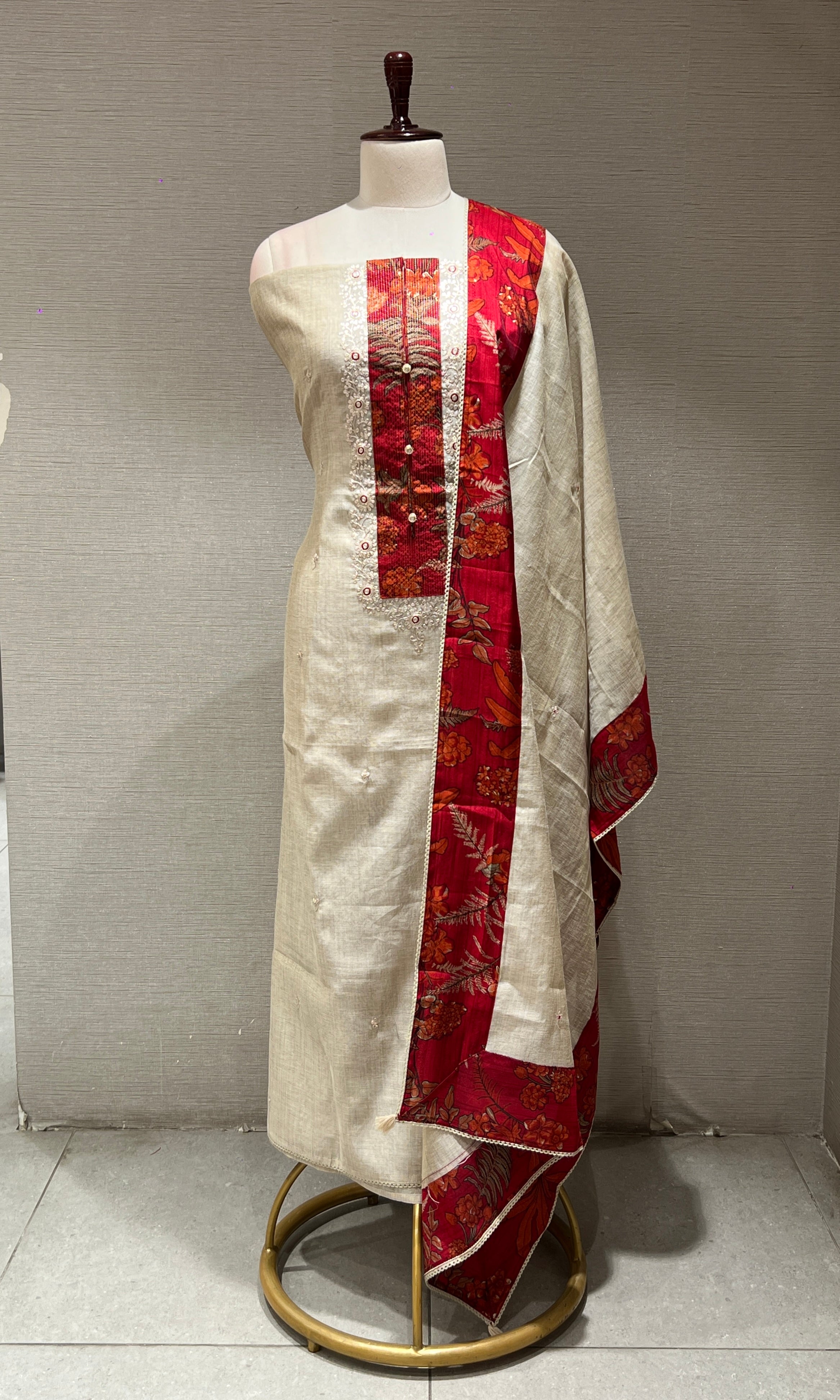 BEAGH AND RED DRESS MATERIAL