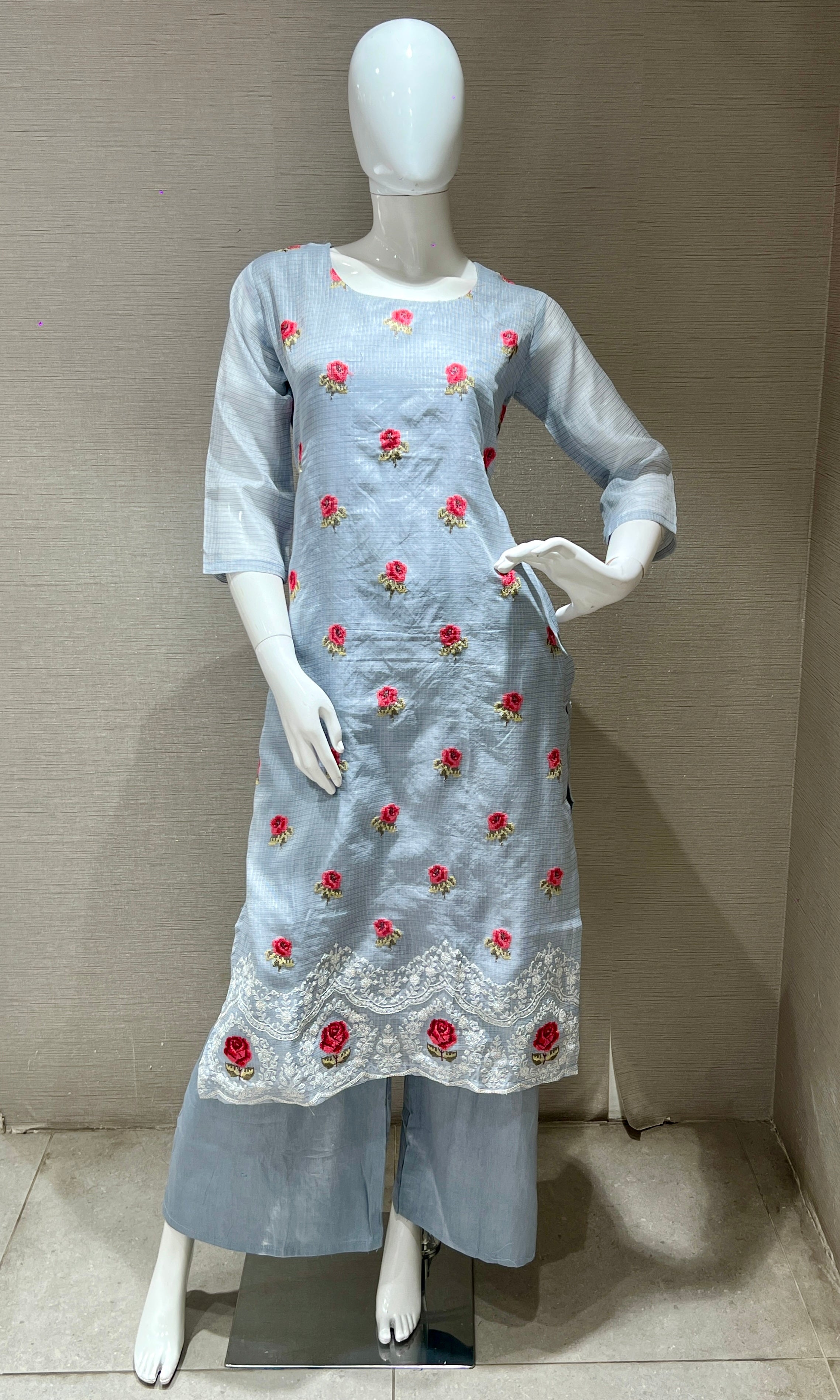 Grey kurta set with red floral embroidery