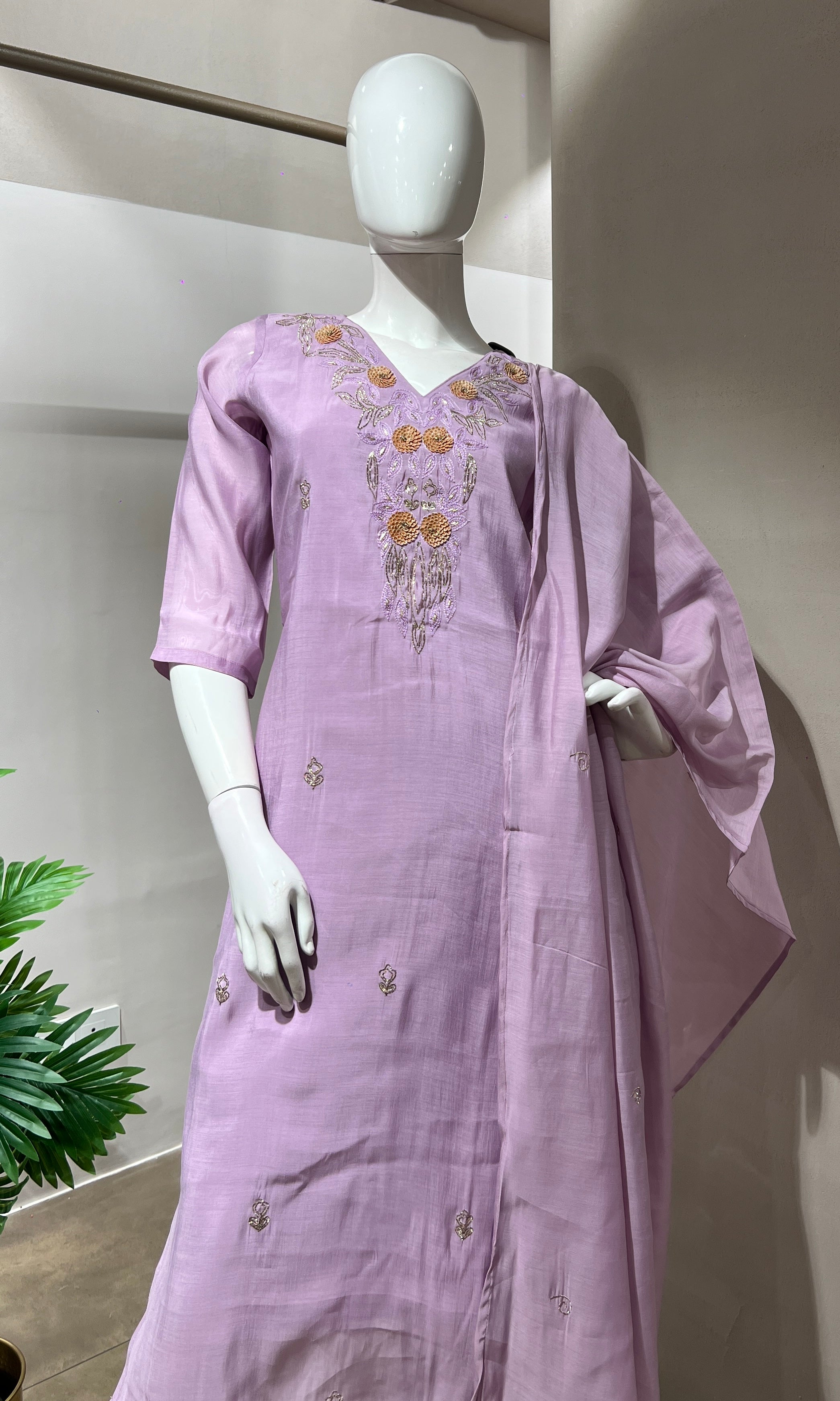 LAVENDER FLORAL EMBROIDERY KURTA SET