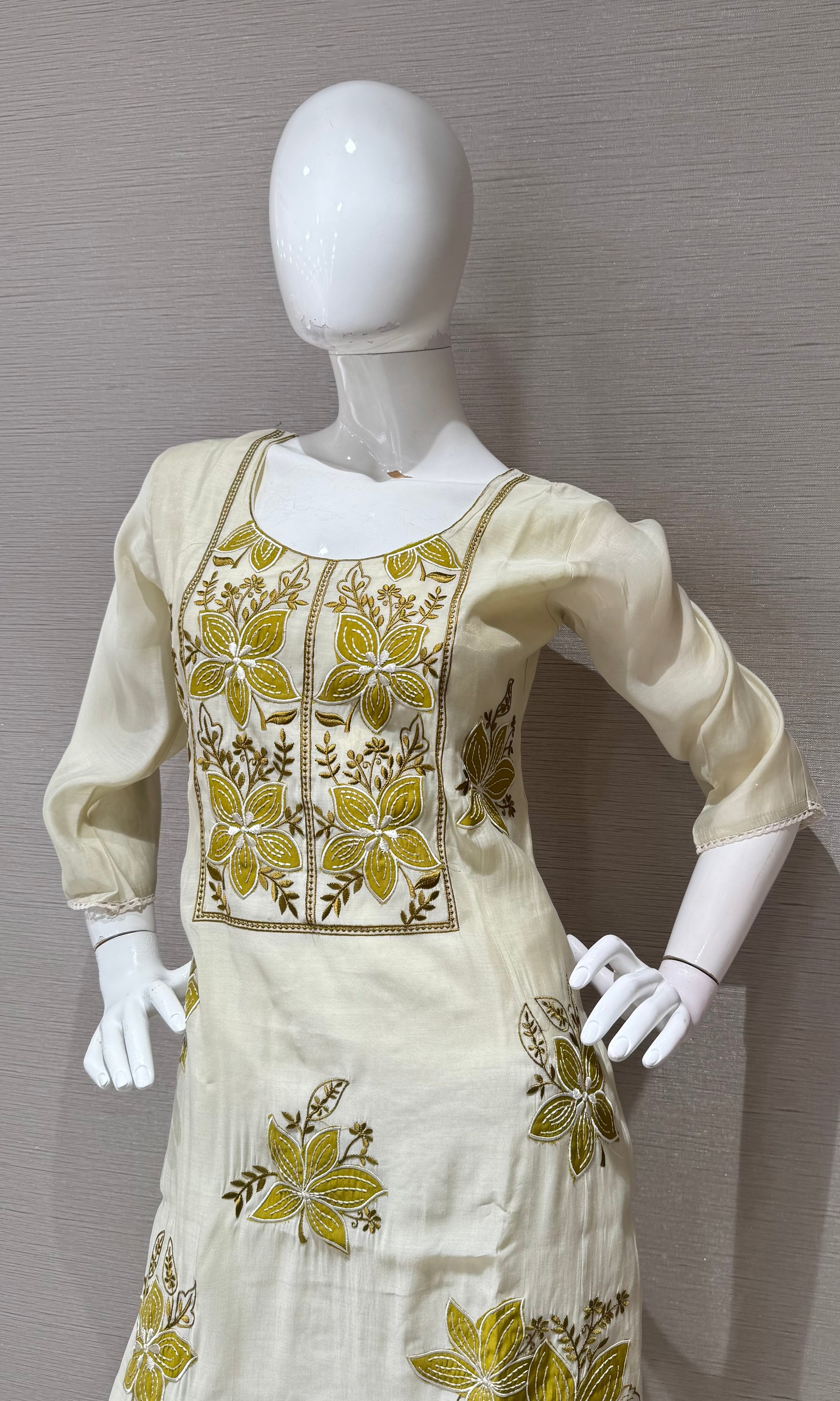 Green Floral Embroidered Kurta set