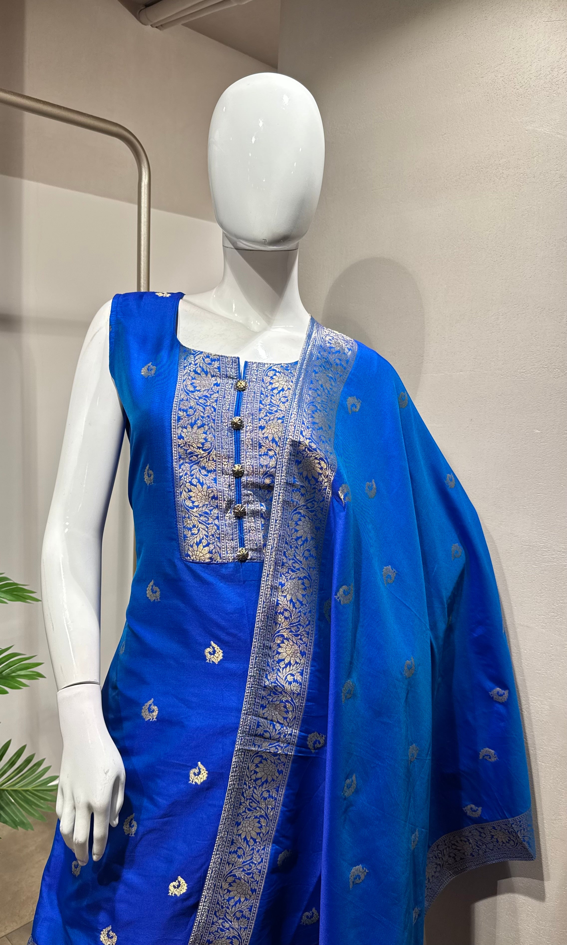 royal blue embroidered kurta set