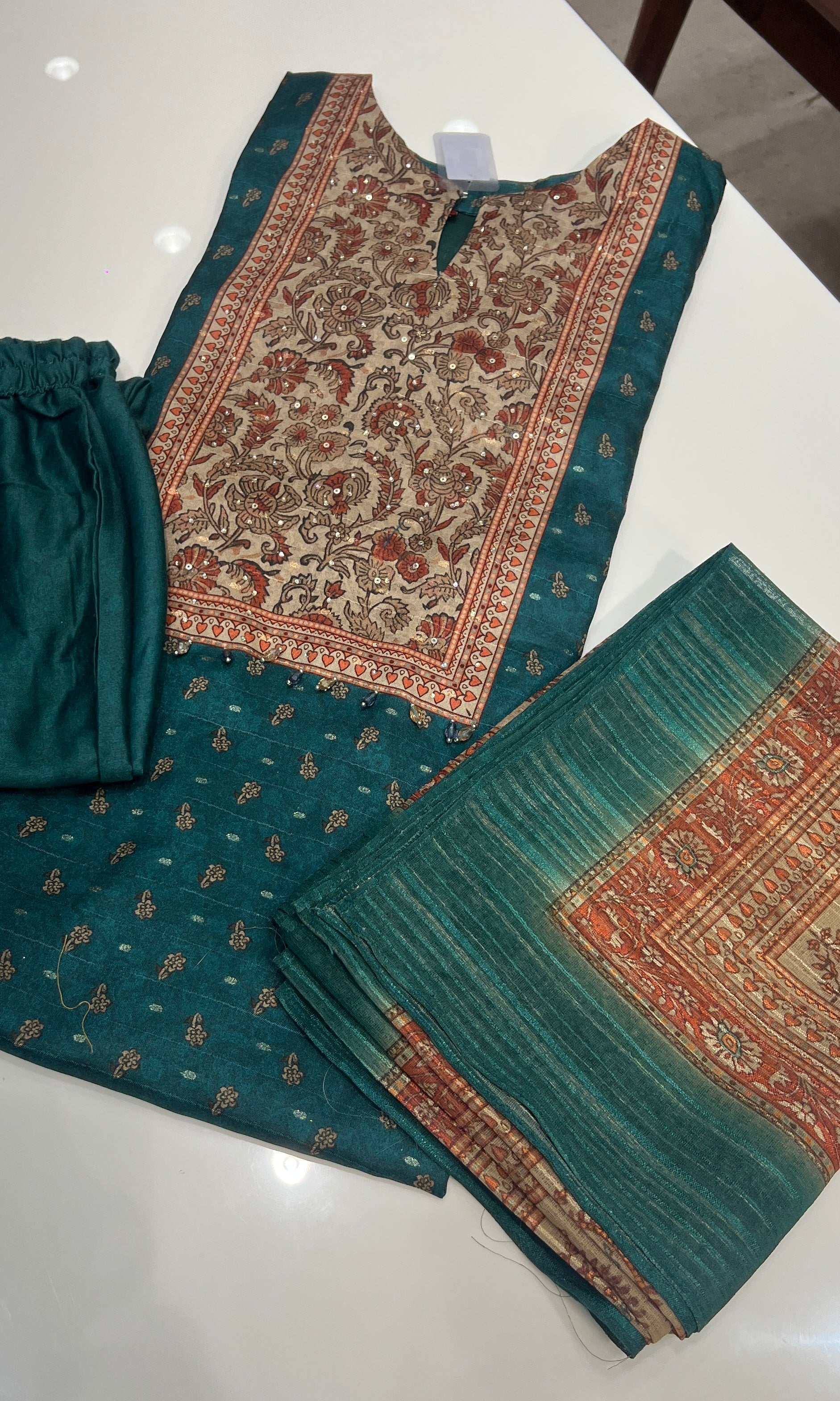 Green ETHNIC PrintED Kurta Set with Dupatta