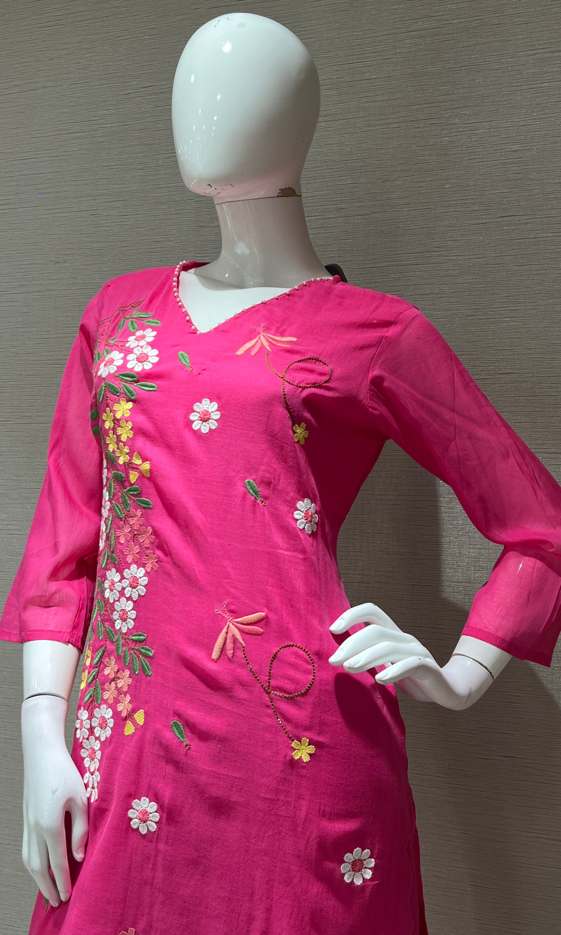 PINK FLORAL EMBROIDERED KURTA SET