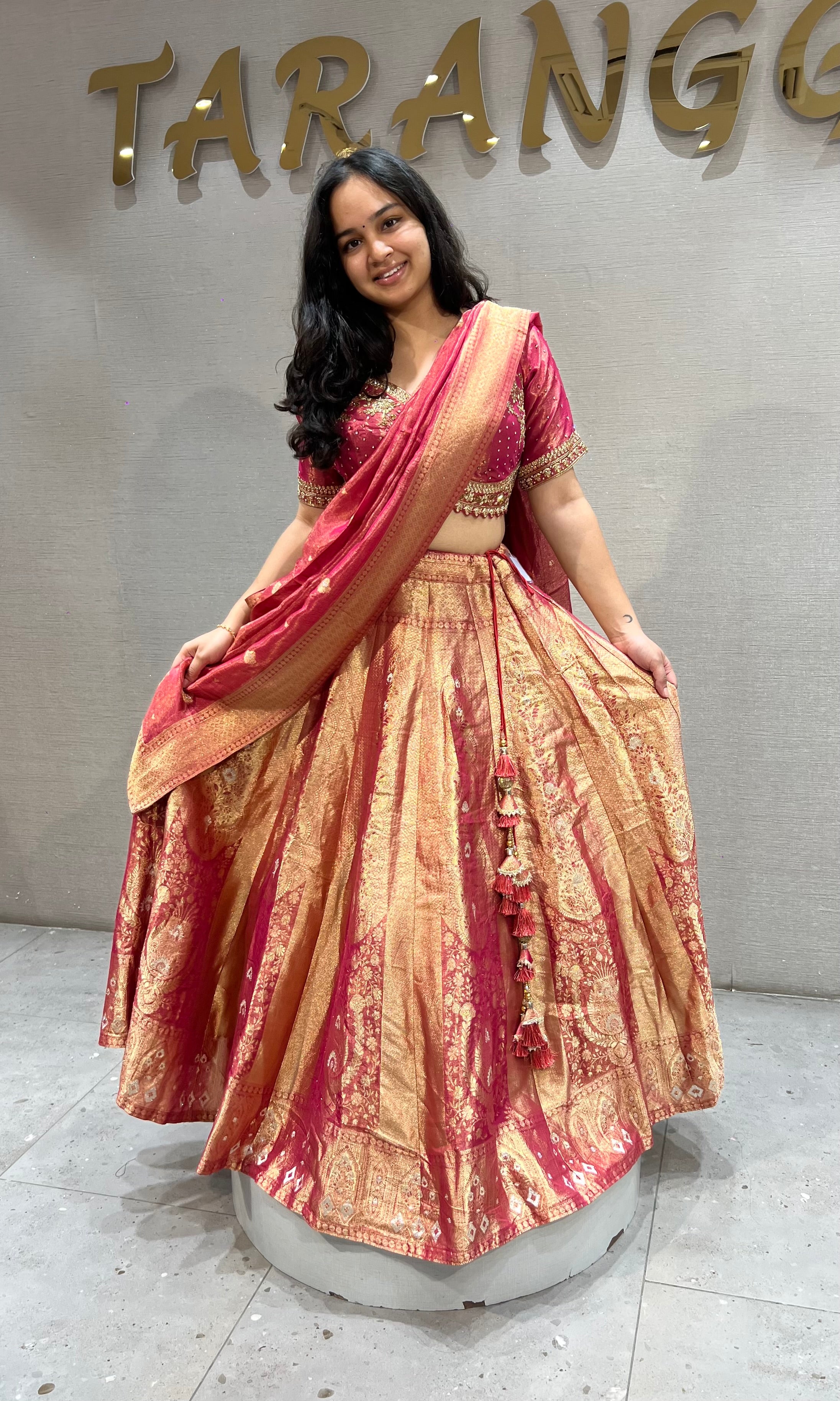 Rani Golden Banarasi silk Elegance Lehenga set
