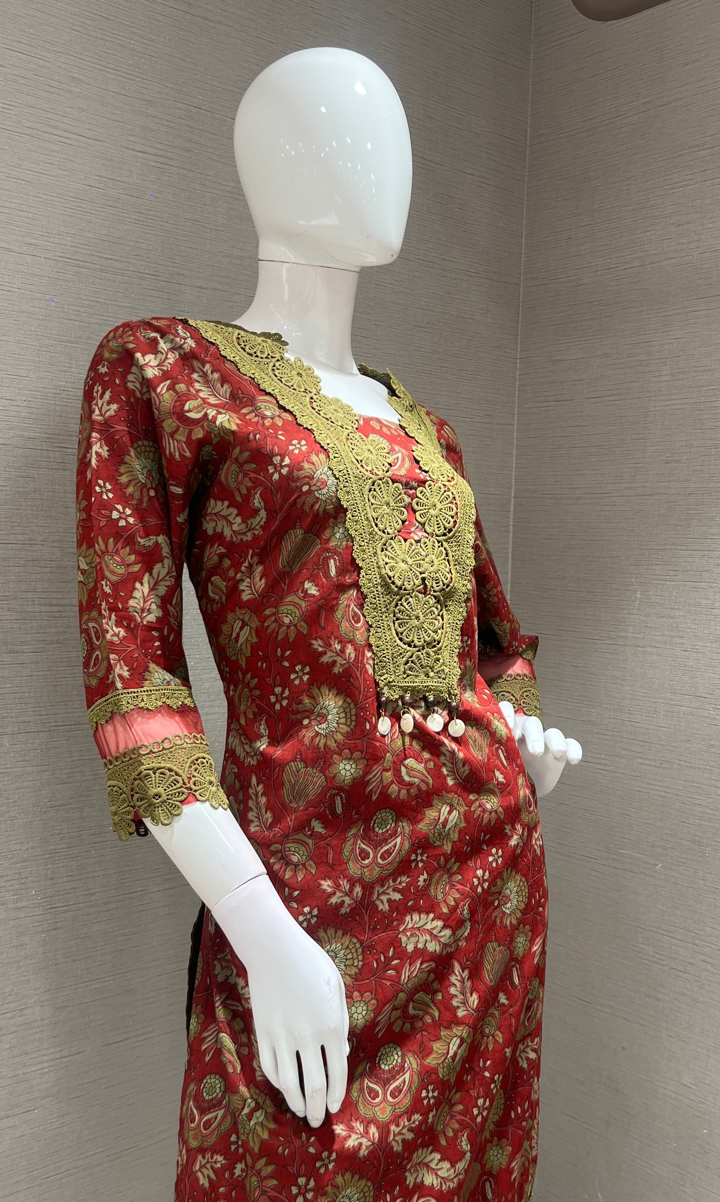 Red FLORAL EMBROIDERED KURTA SET