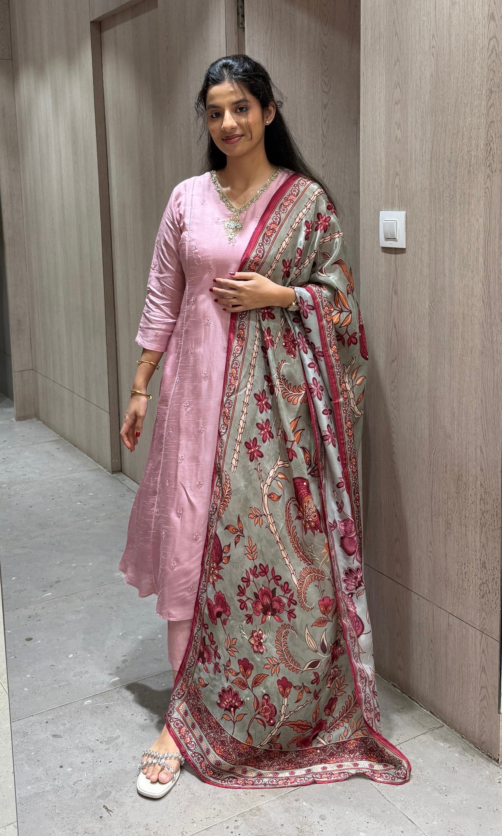 Rose pink kurta set with Floral Dupatta